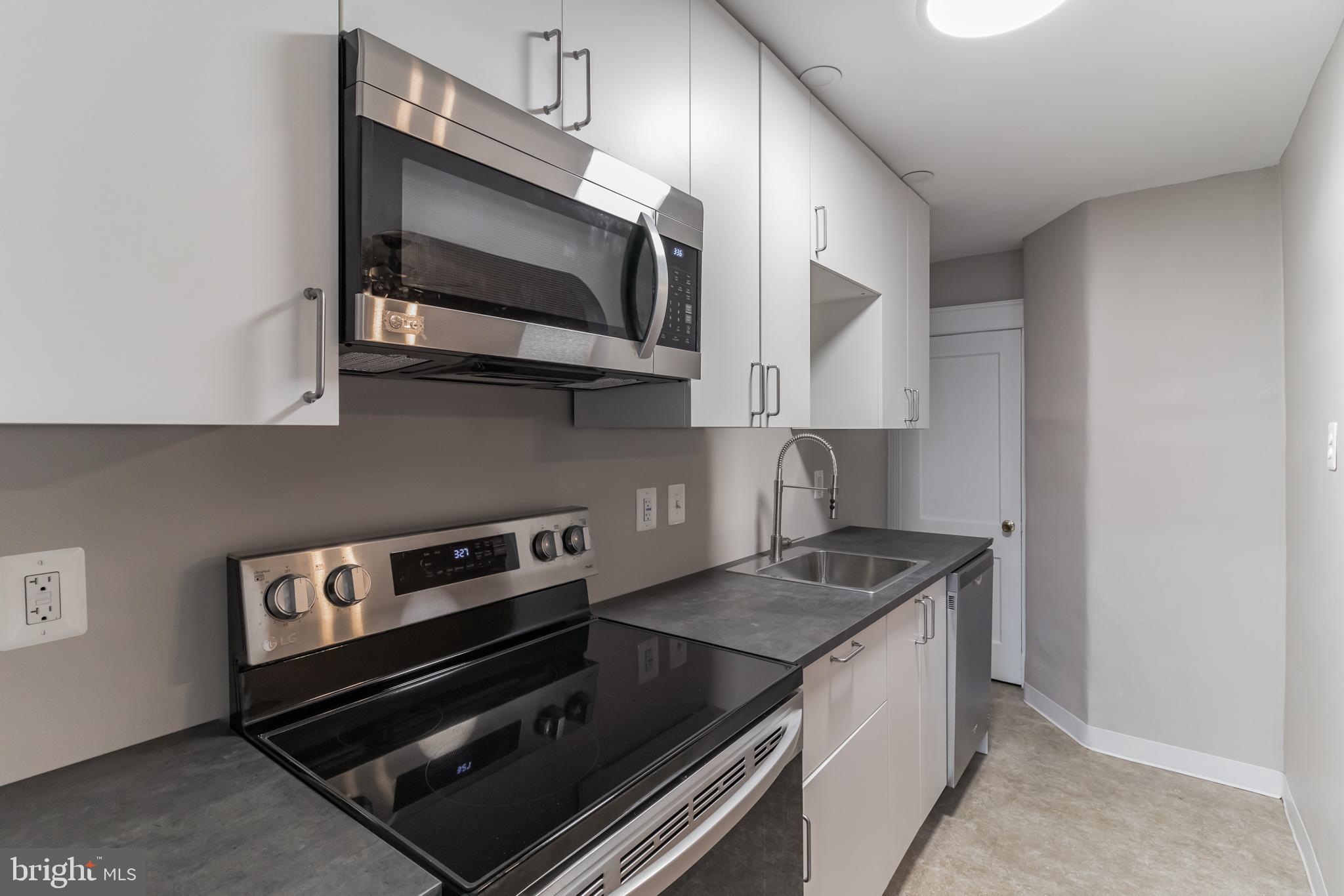 EAST FALLS - Residential Lease