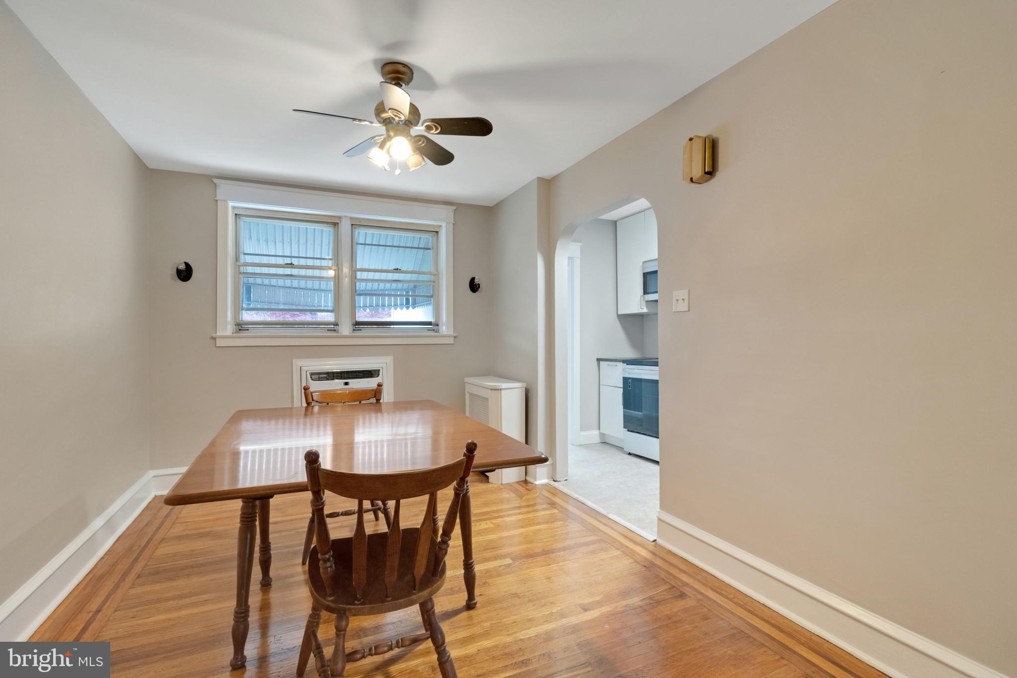 EAST FALLS - Residential Lease