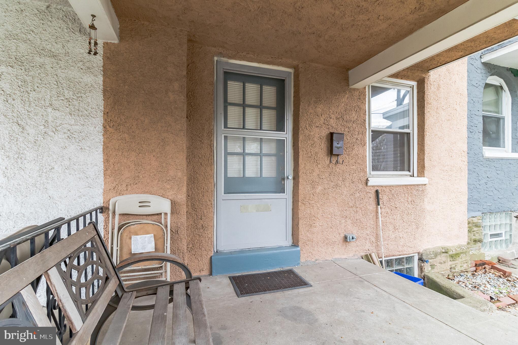 EAST FALLS - Residential Lease