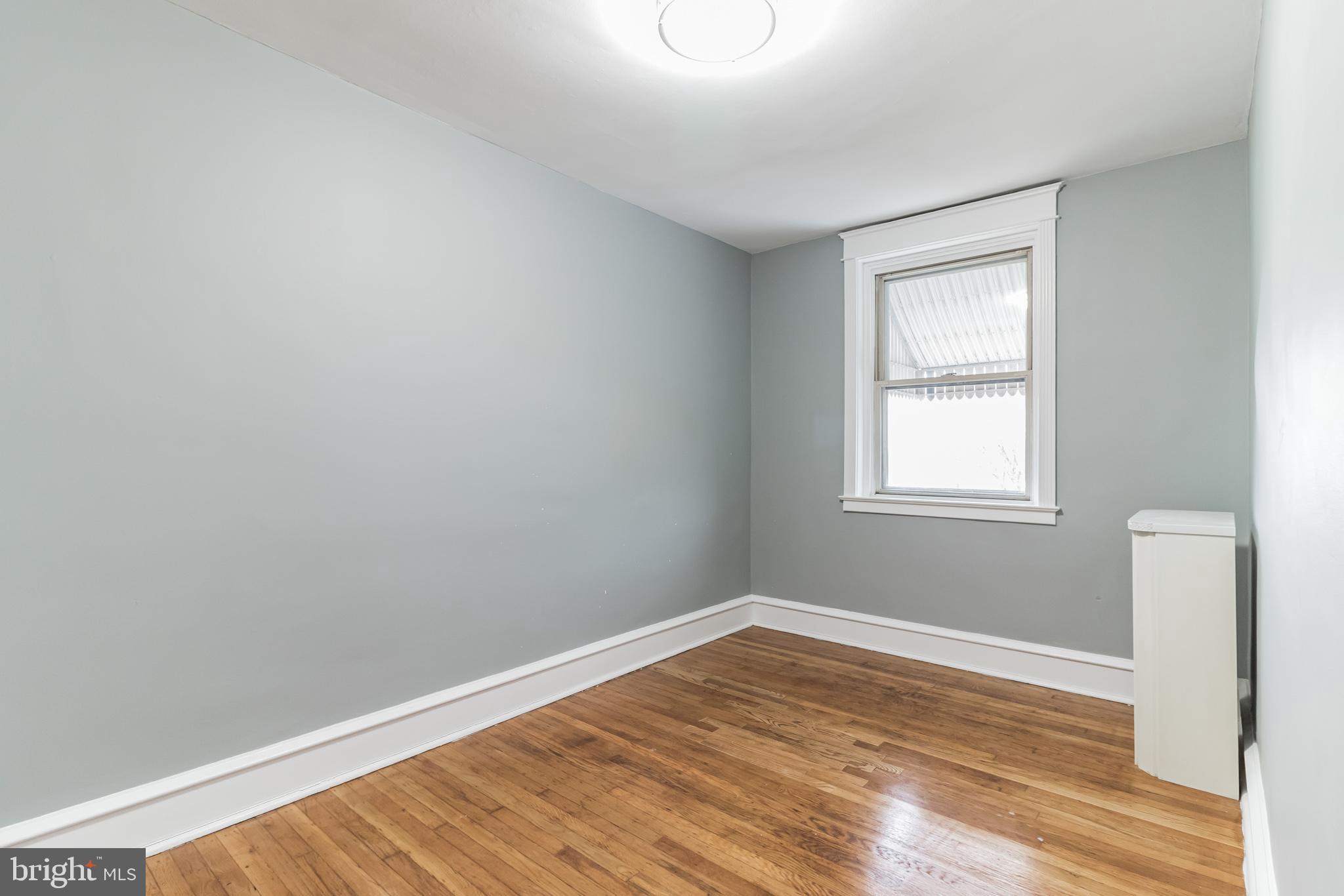 EAST FALLS - Residential Lease