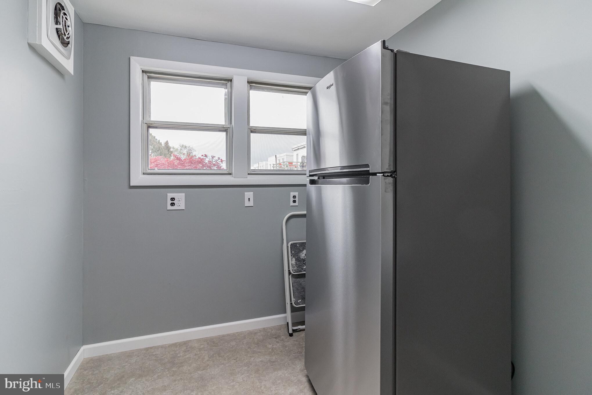 EAST FALLS - Residential Lease