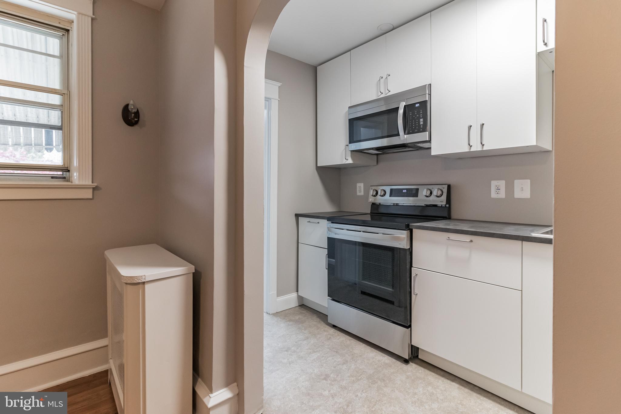 EAST FALLS - Residential Lease