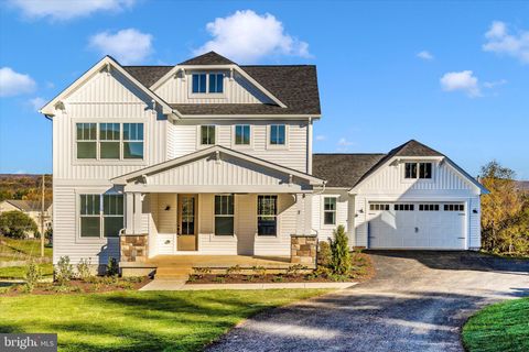 1383 SHANNON DRIVE S GREENCASTLE PA 17225