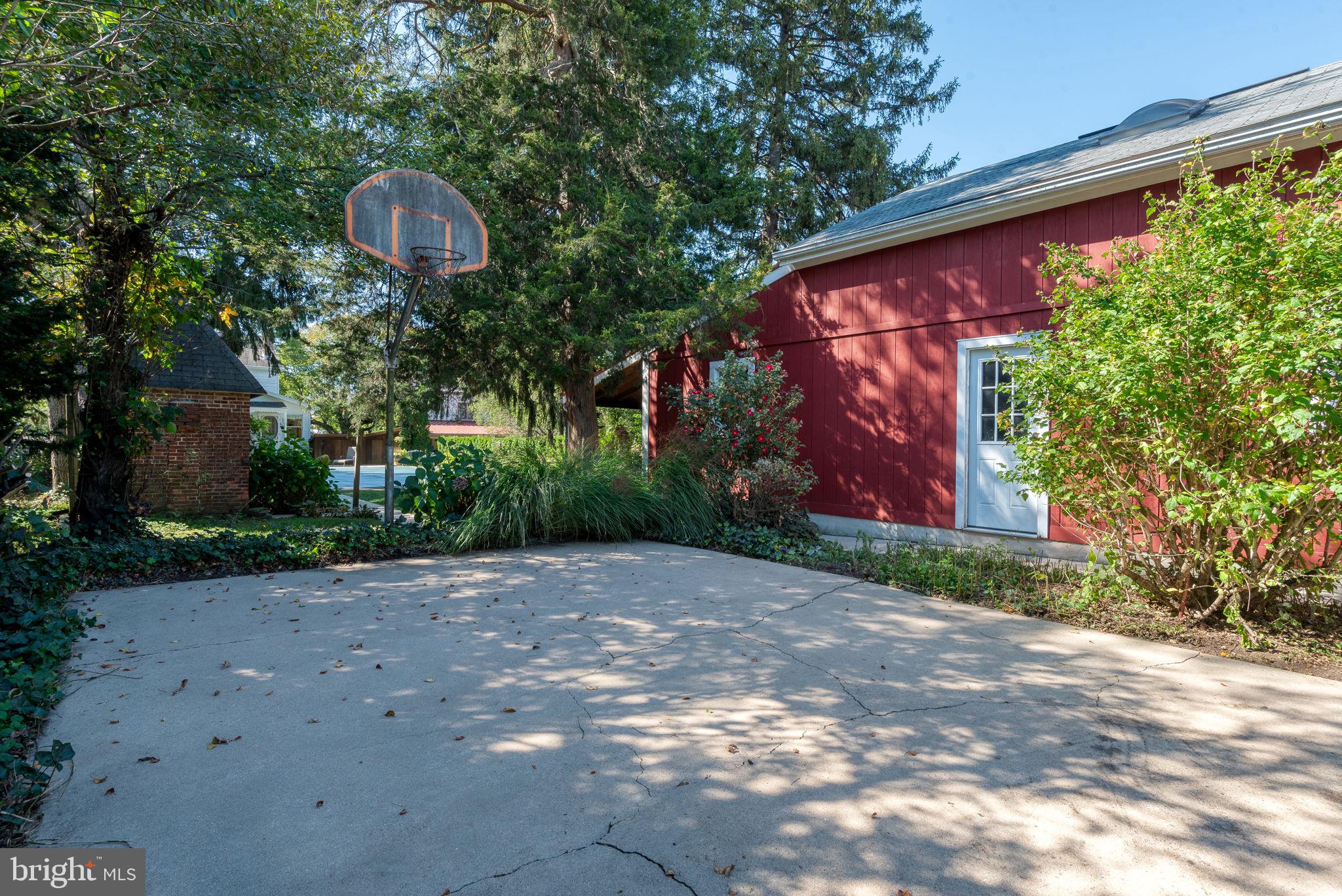 SOUTHWEST CITY - Residential