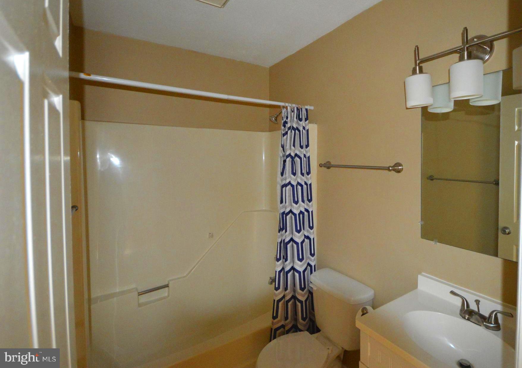 ORCHARD HILLS - Residential Lease