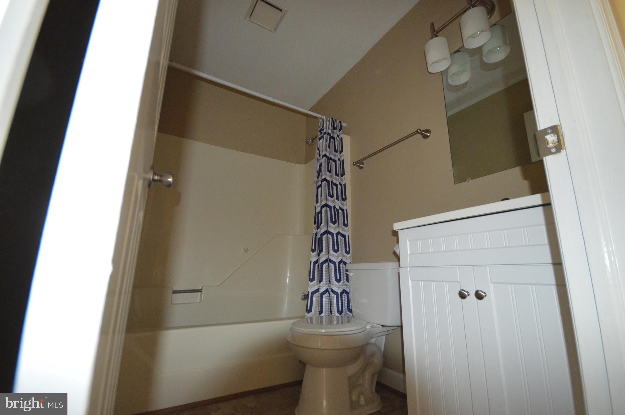 ORCHARD HILLS - Residential Lease