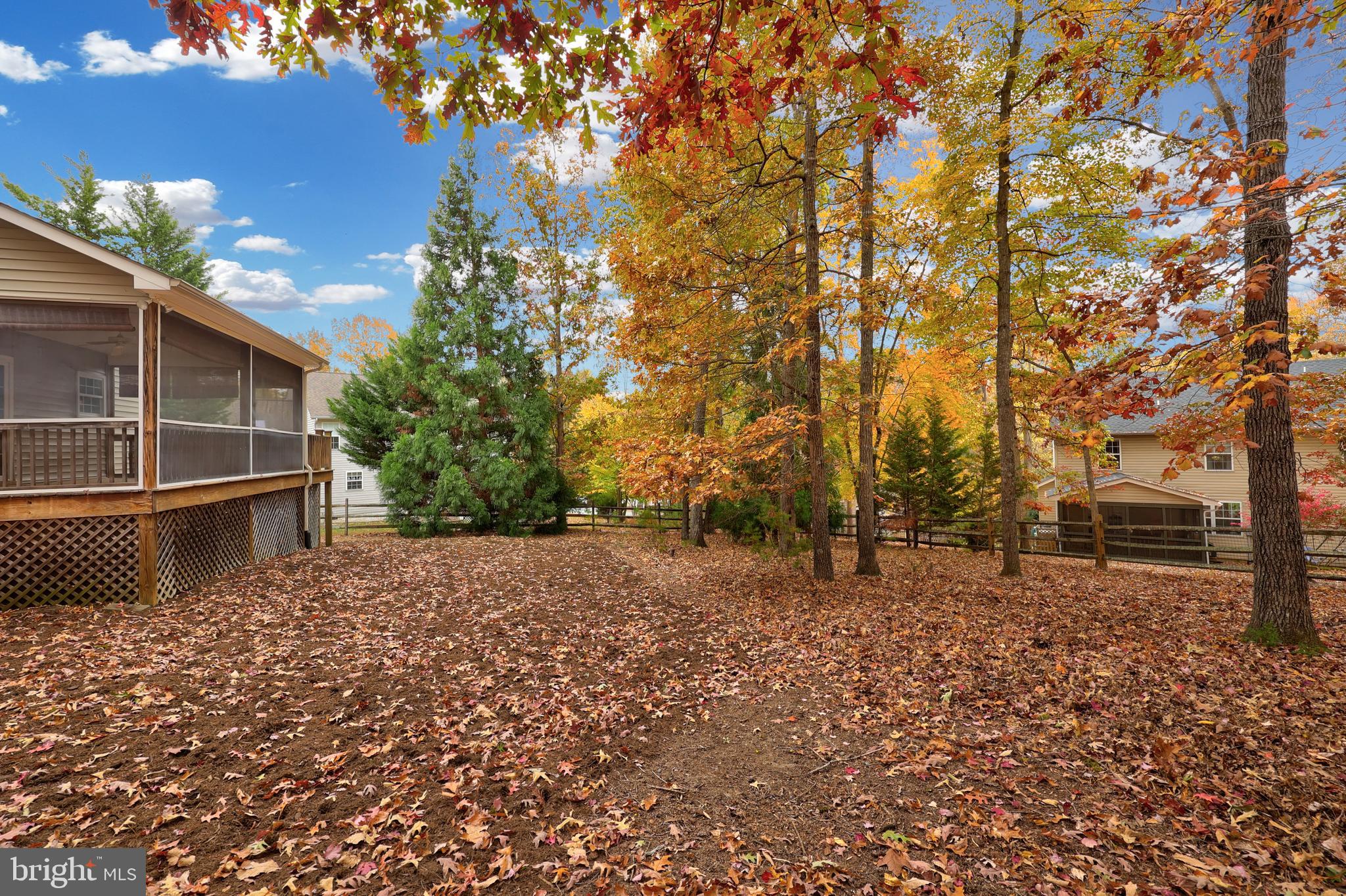 LAKE MONTICELLO - Residential