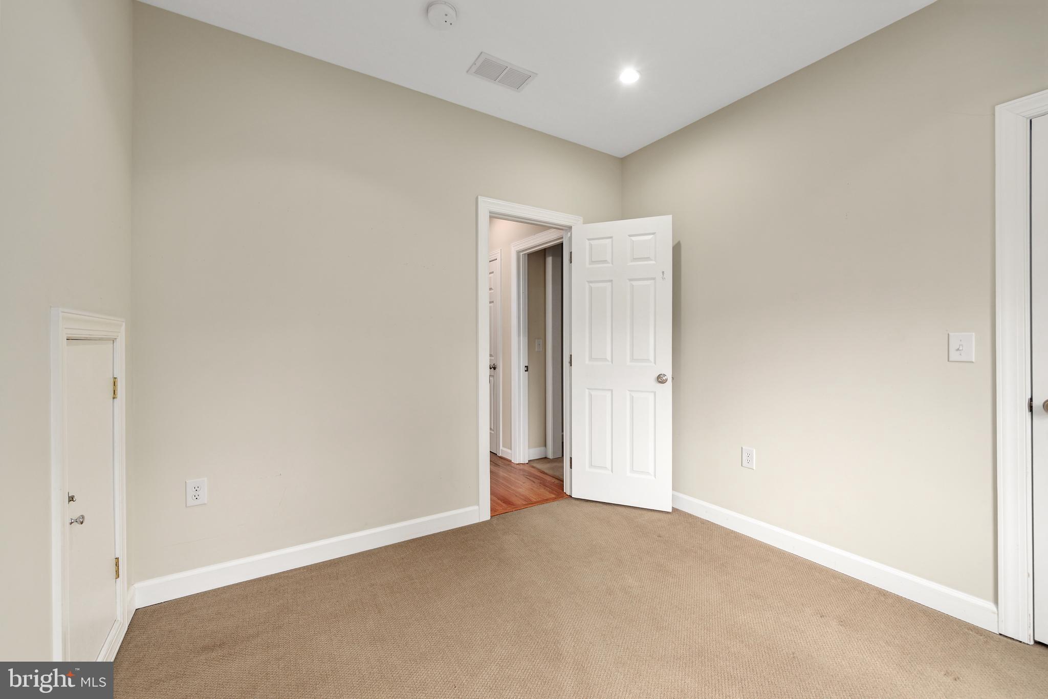 LAKE MONTICELLO - Residential