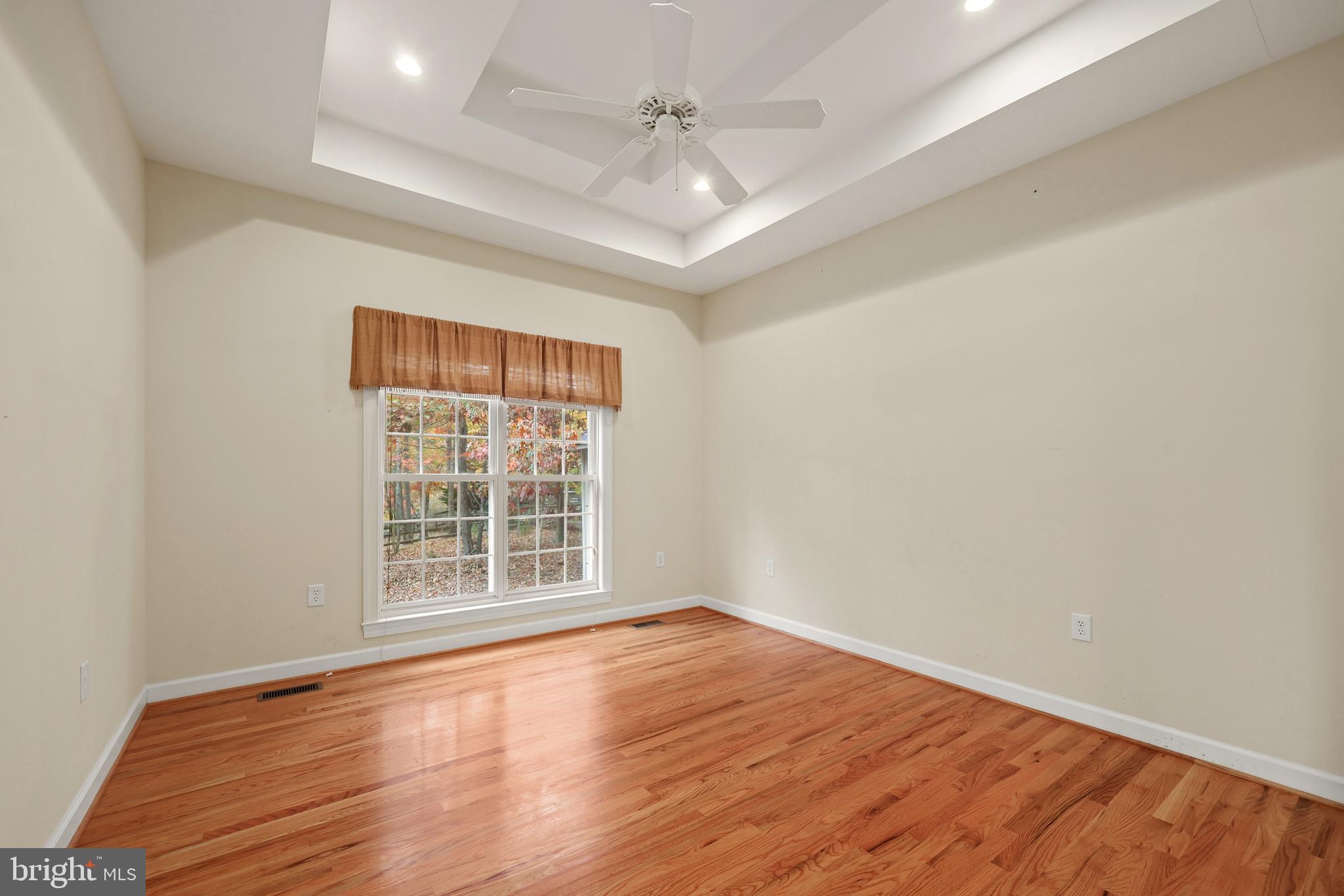 LAKE MONTICELLO - Residential