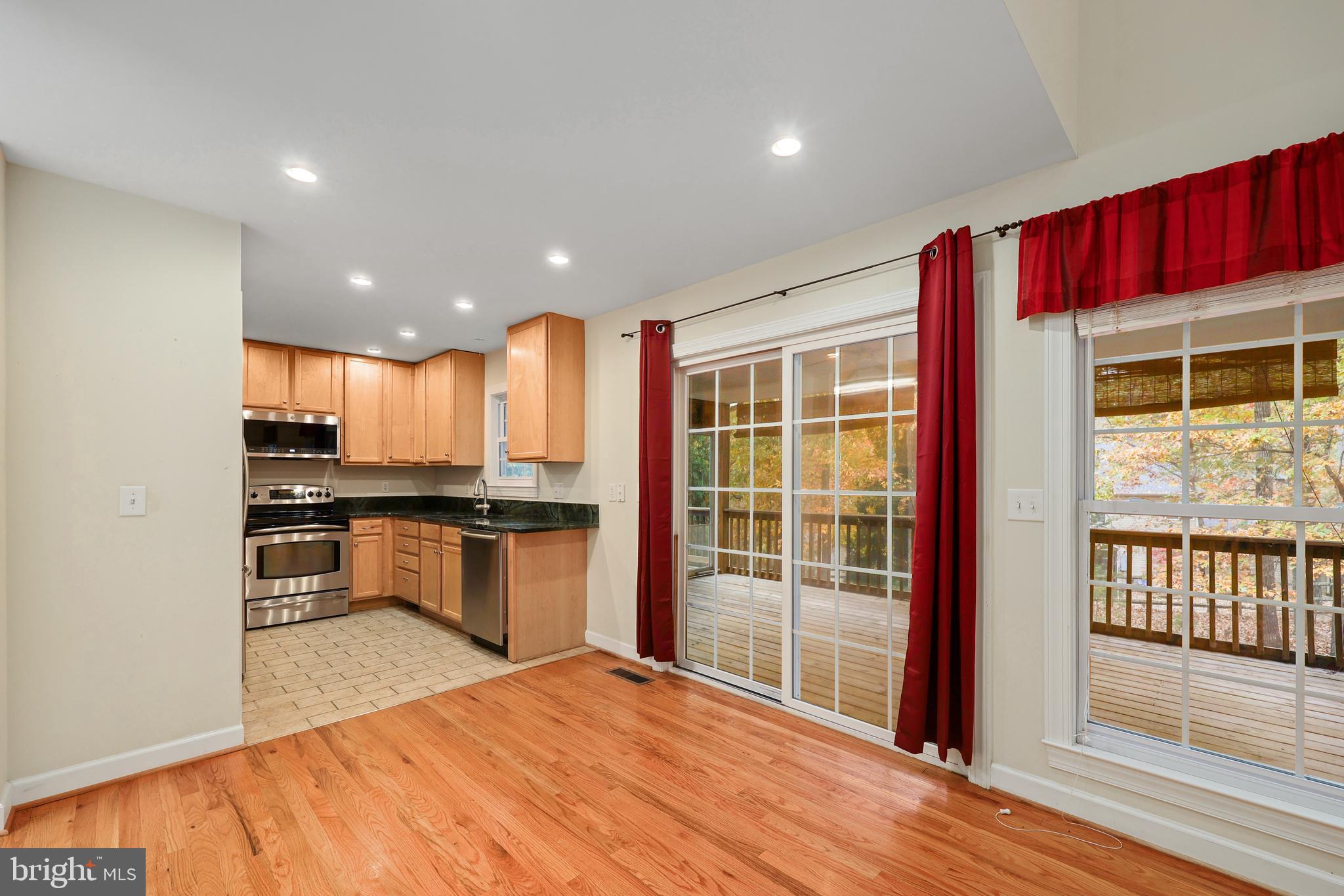 LAKE MONTICELLO - Residential