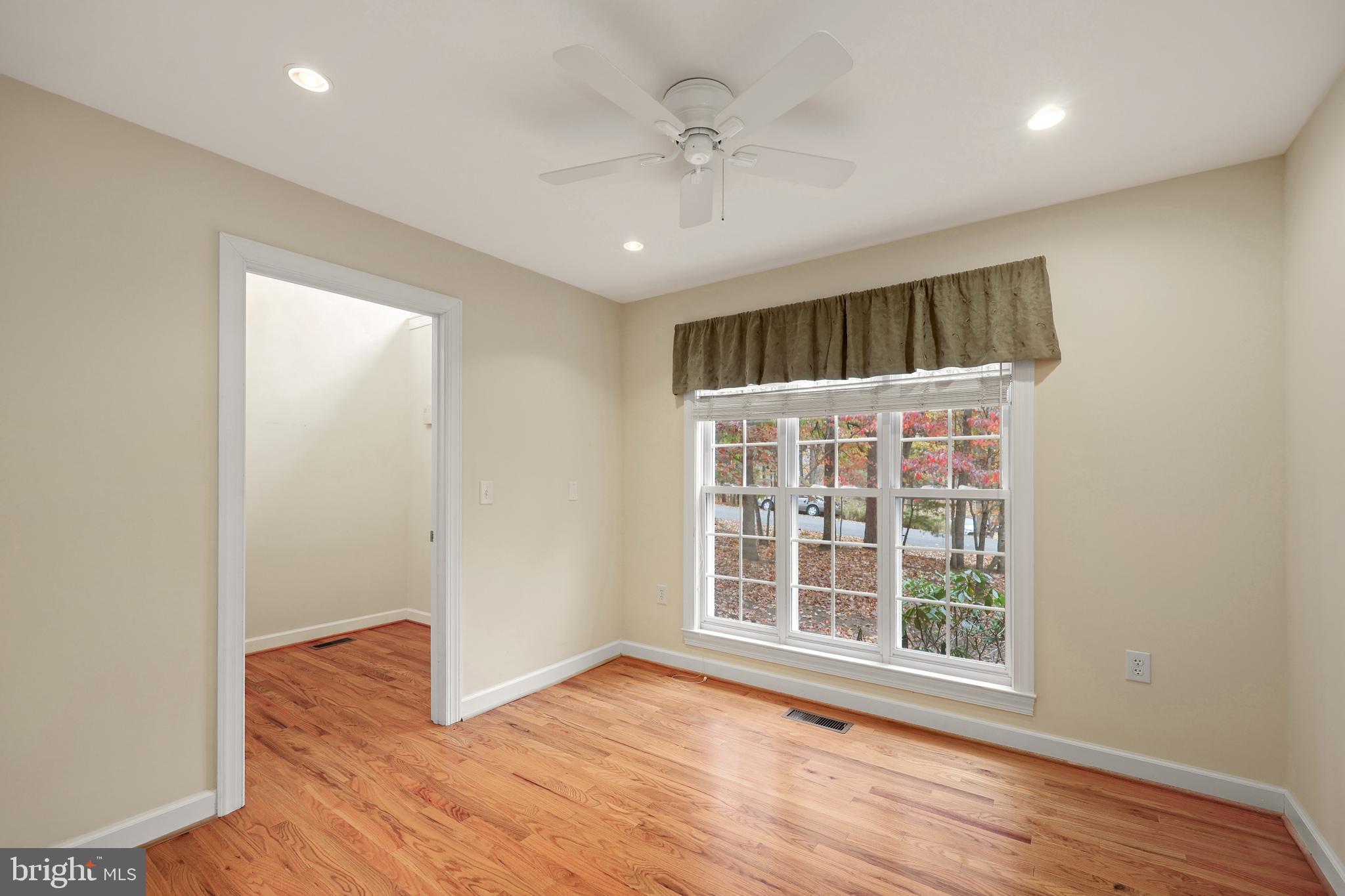 LAKE MONTICELLO - Residential