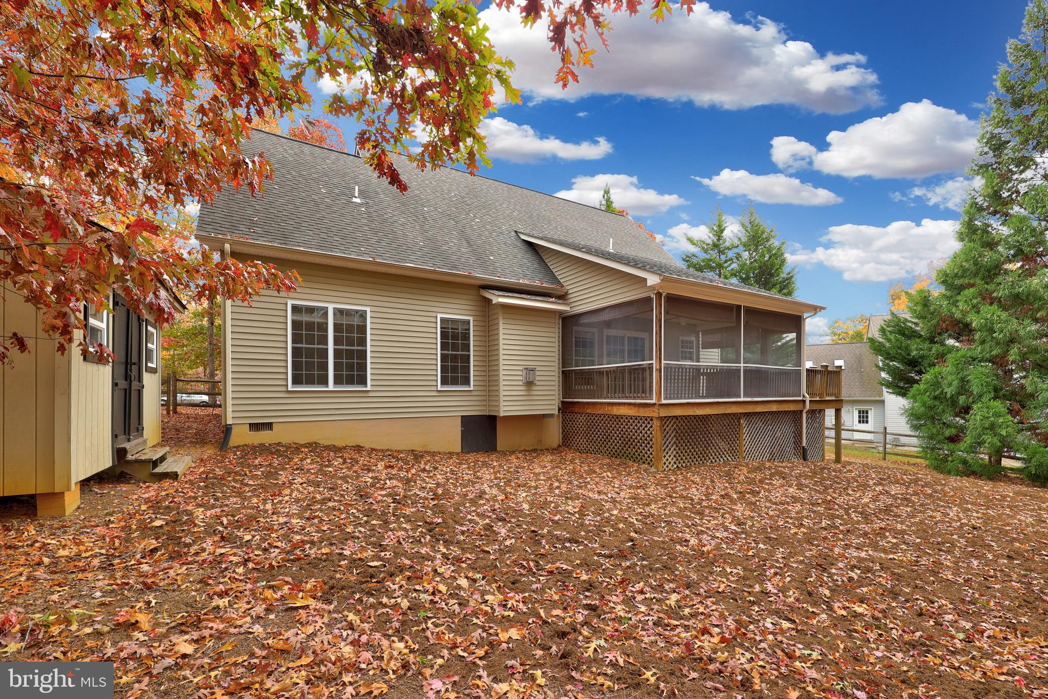 LAKE MONTICELLO - Residential