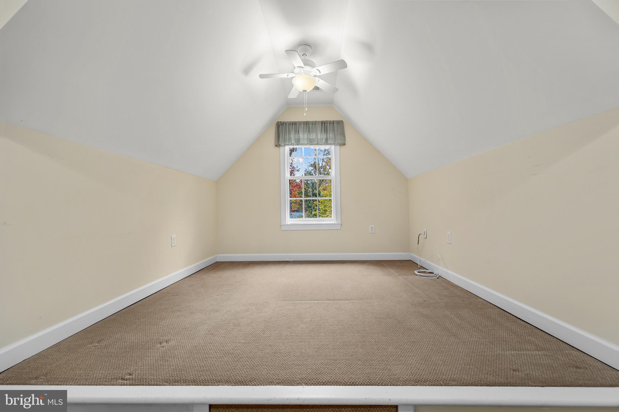 LAKE MONTICELLO - Residential