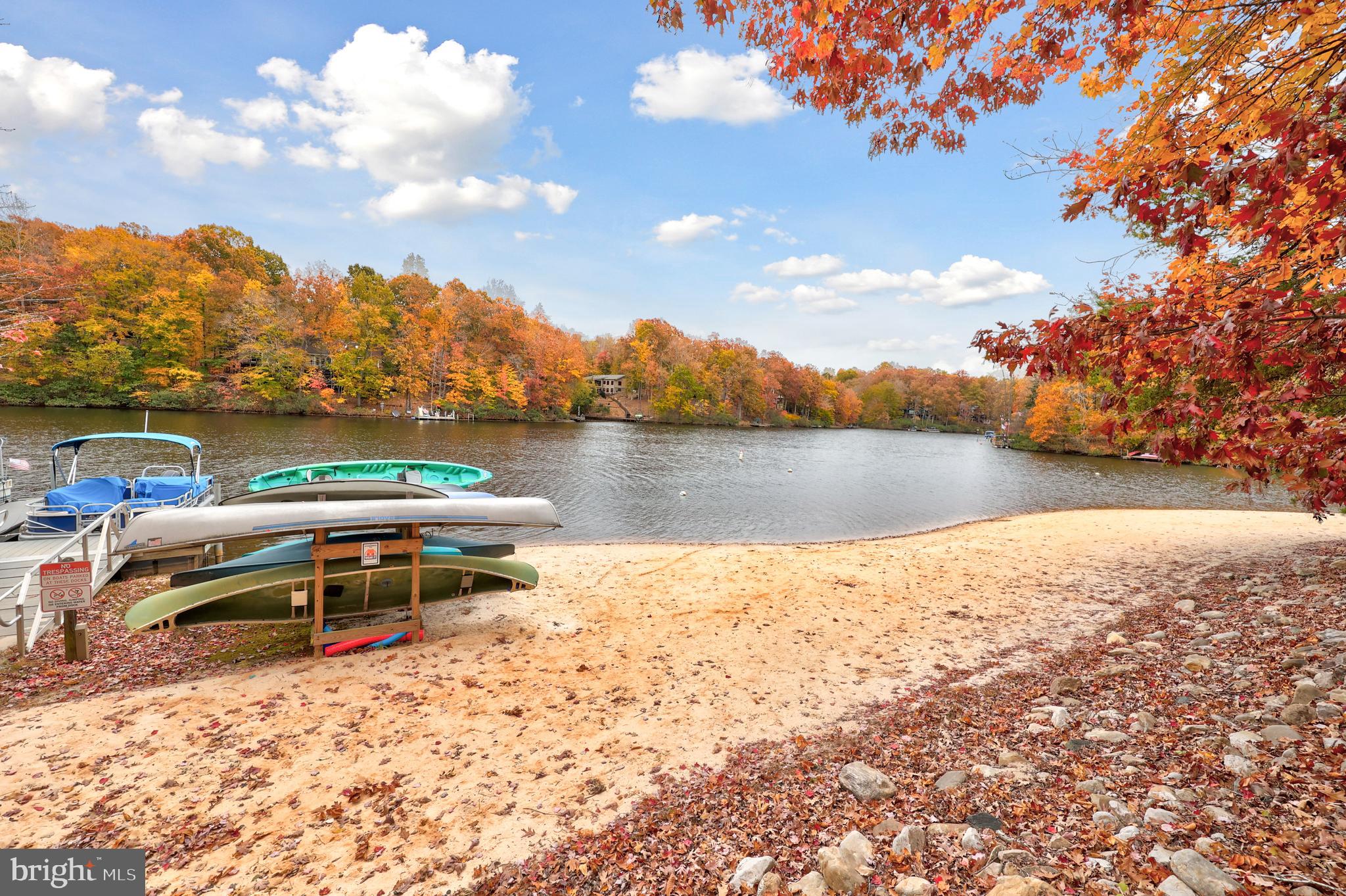 LAKE MONTICELLO - Residential