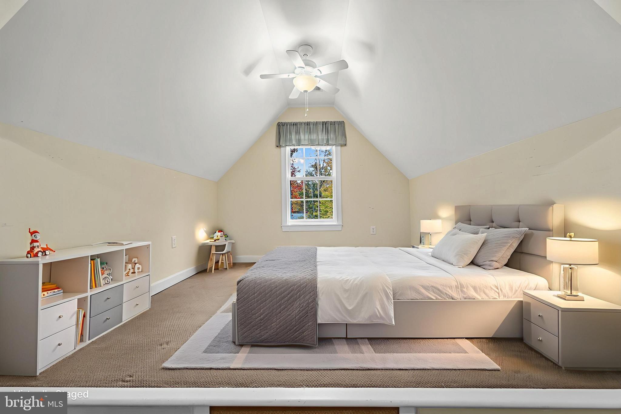 LAKE MONTICELLO - Residential