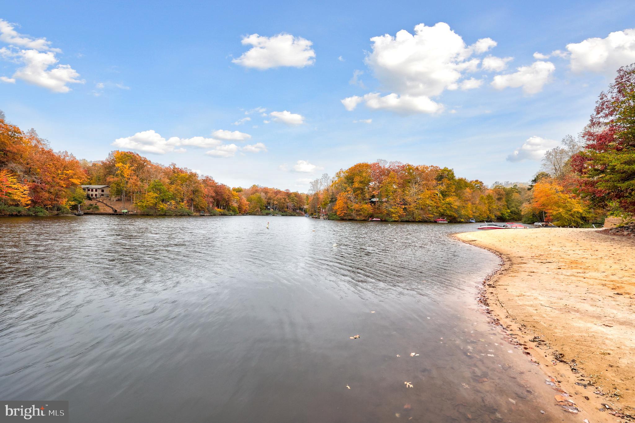 LAKE MONTICELLO - Residential