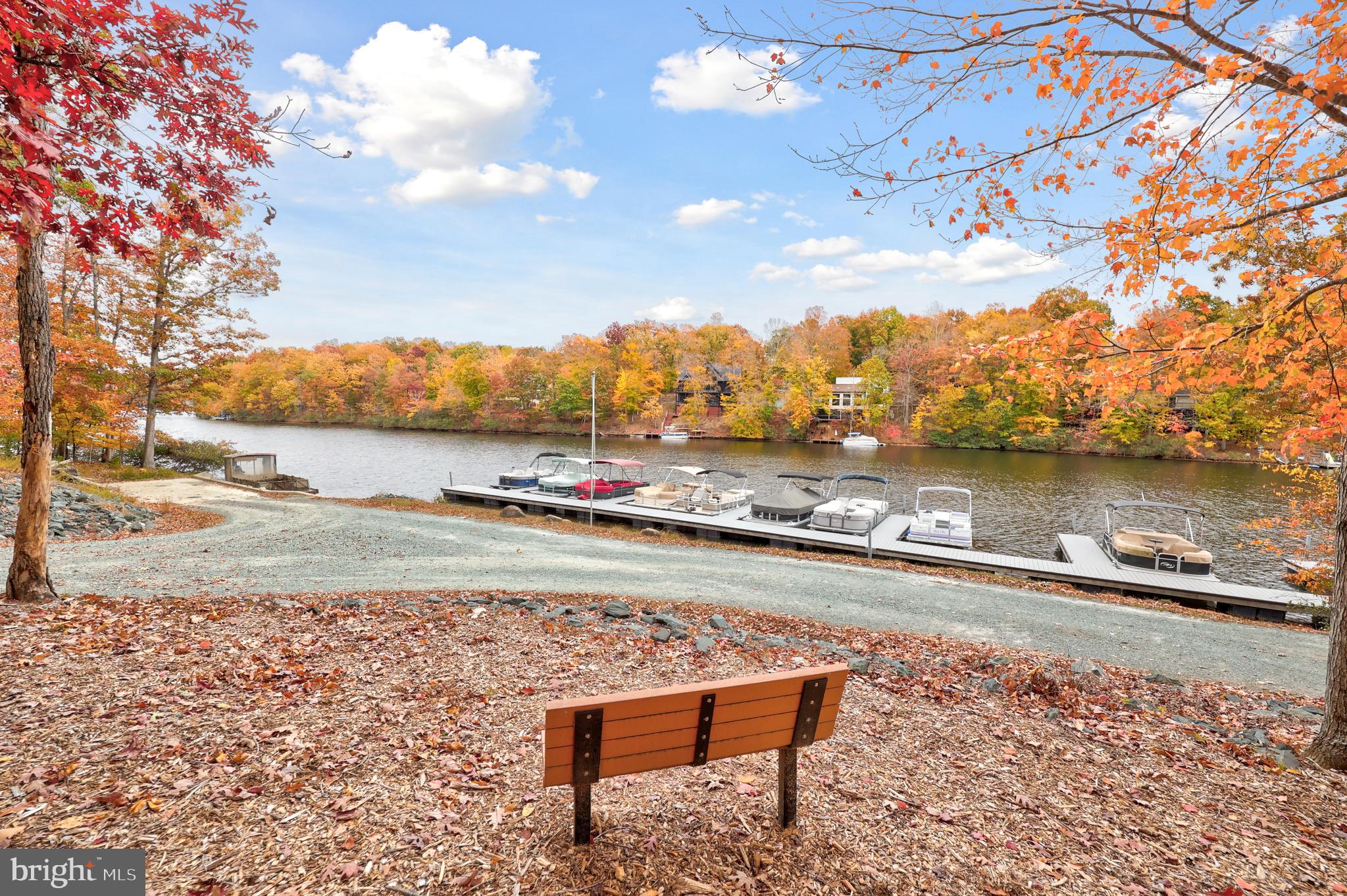 LAKE MONTICELLO - Residential