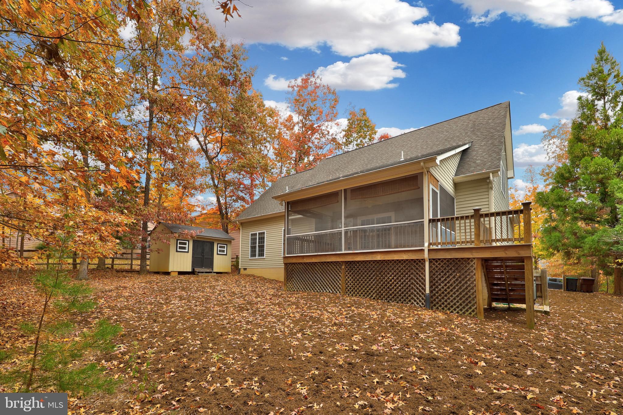 LAKE MONTICELLO - Residential