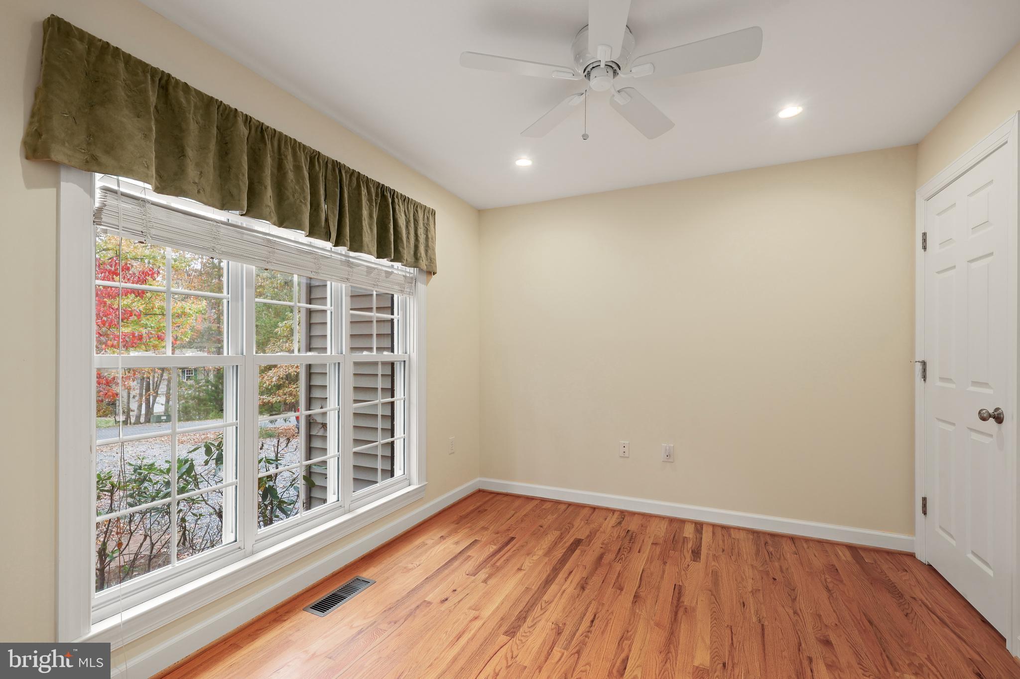 LAKE MONTICELLO - Residential