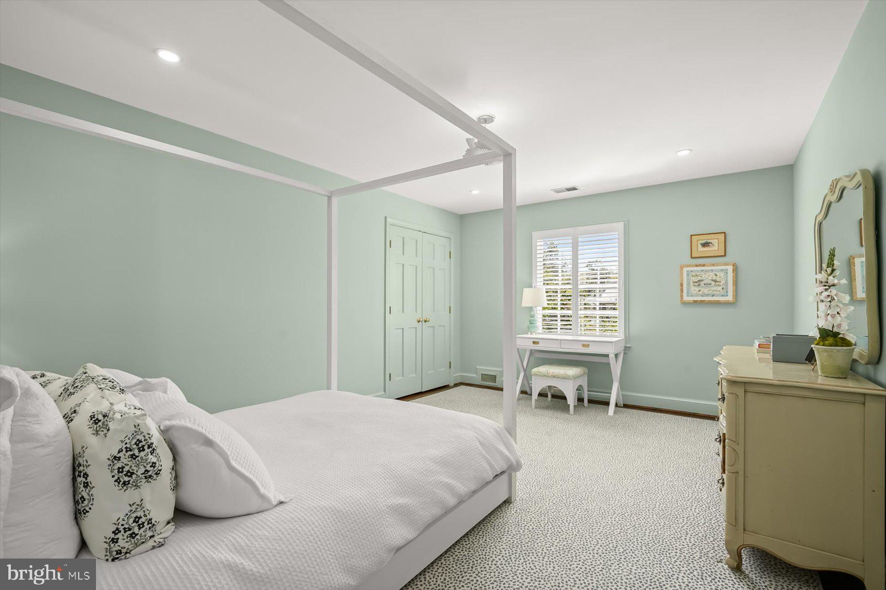 SPRING VALLEY - Residential