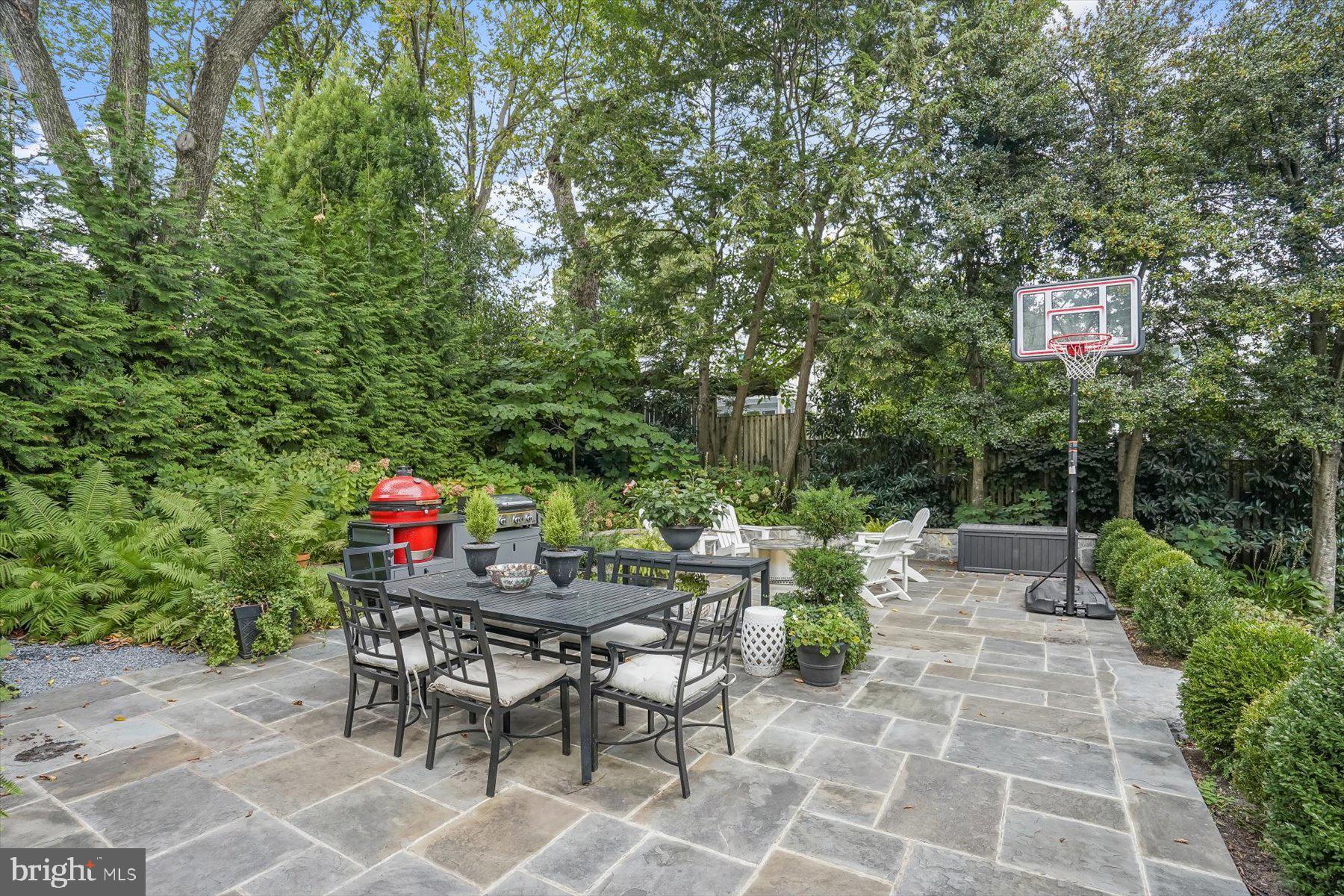 SPRING VALLEY - Residential