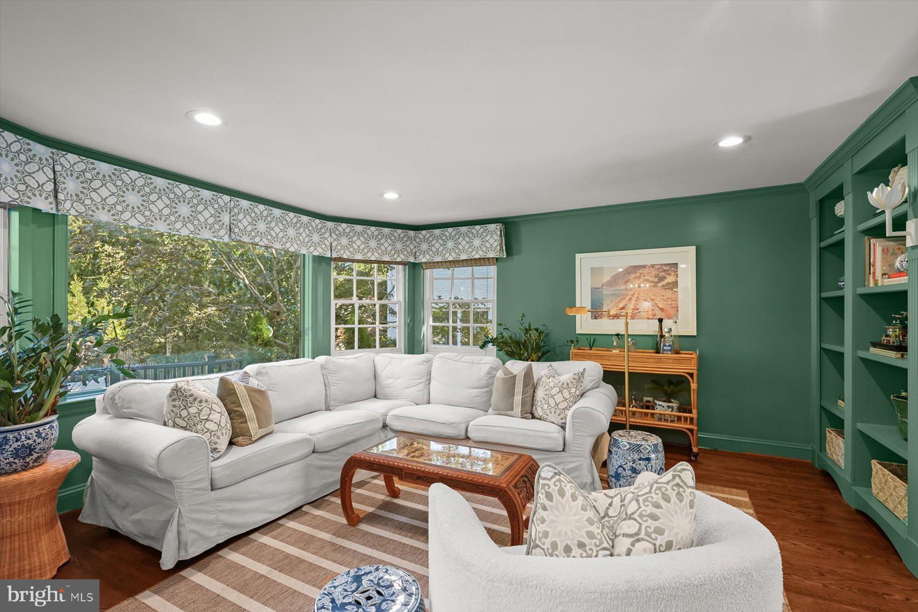 SPRING VALLEY - Residential