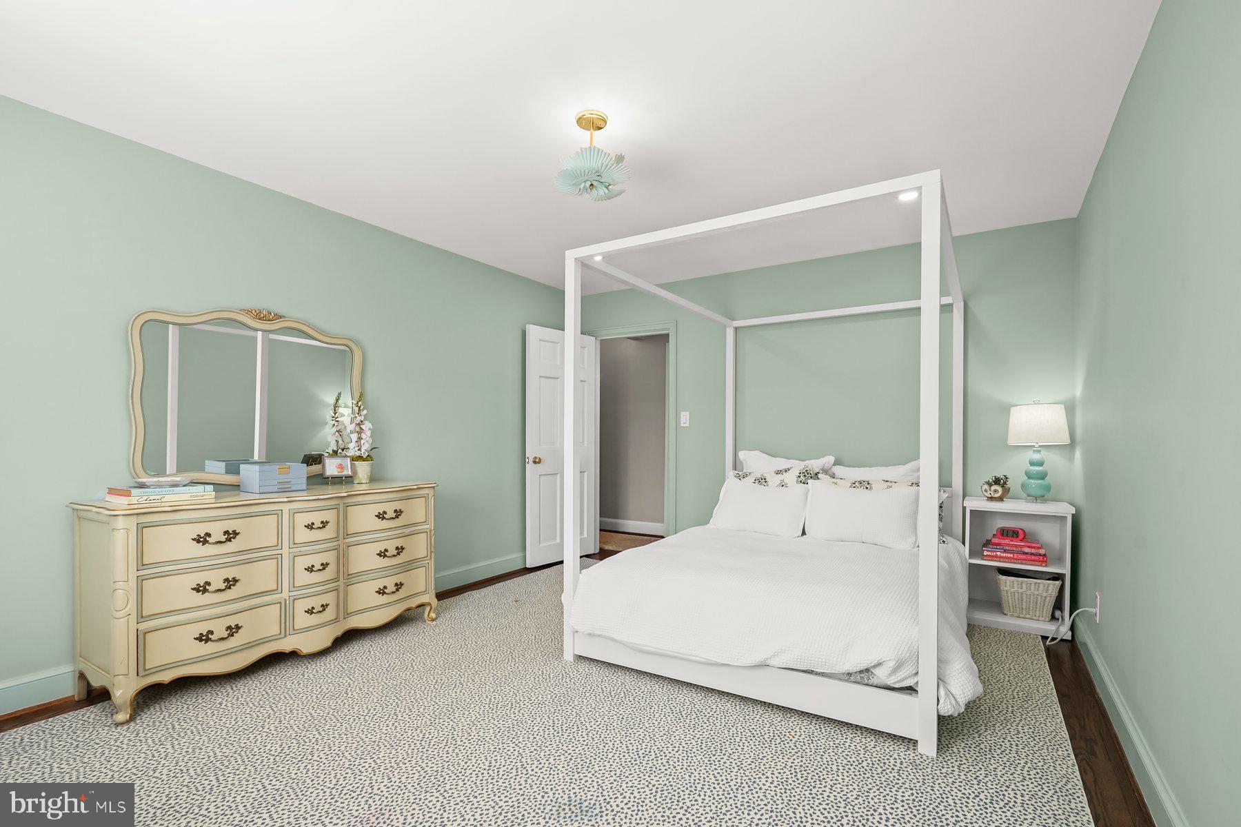 SPRING VALLEY - Residential