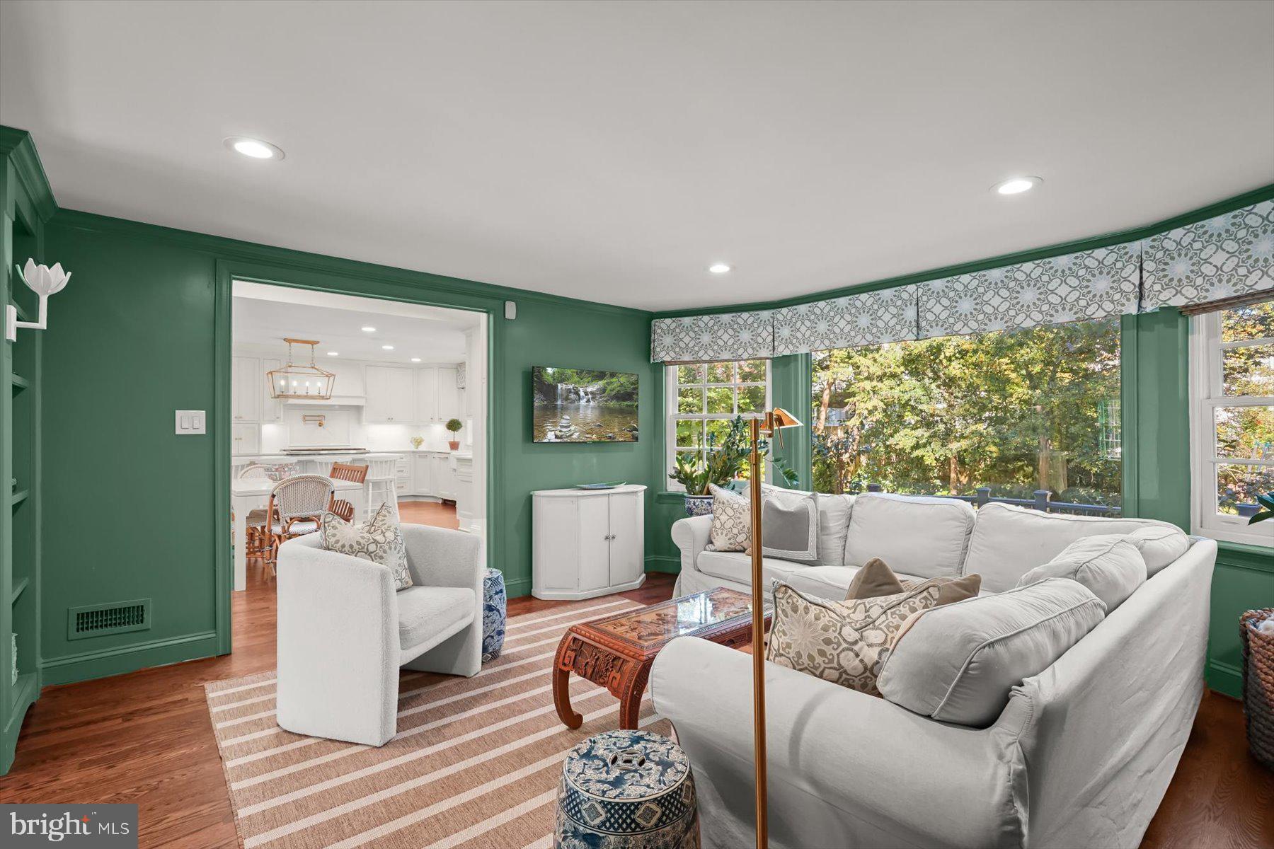 SPRING VALLEY - Residential