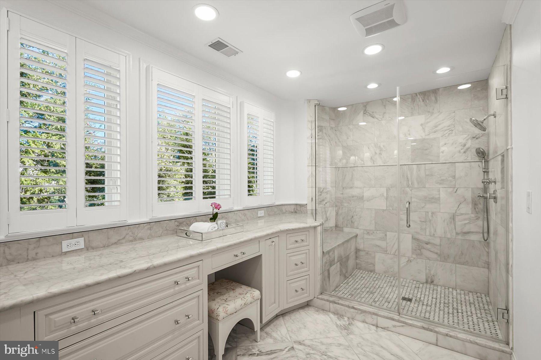 SPRING VALLEY - Residential