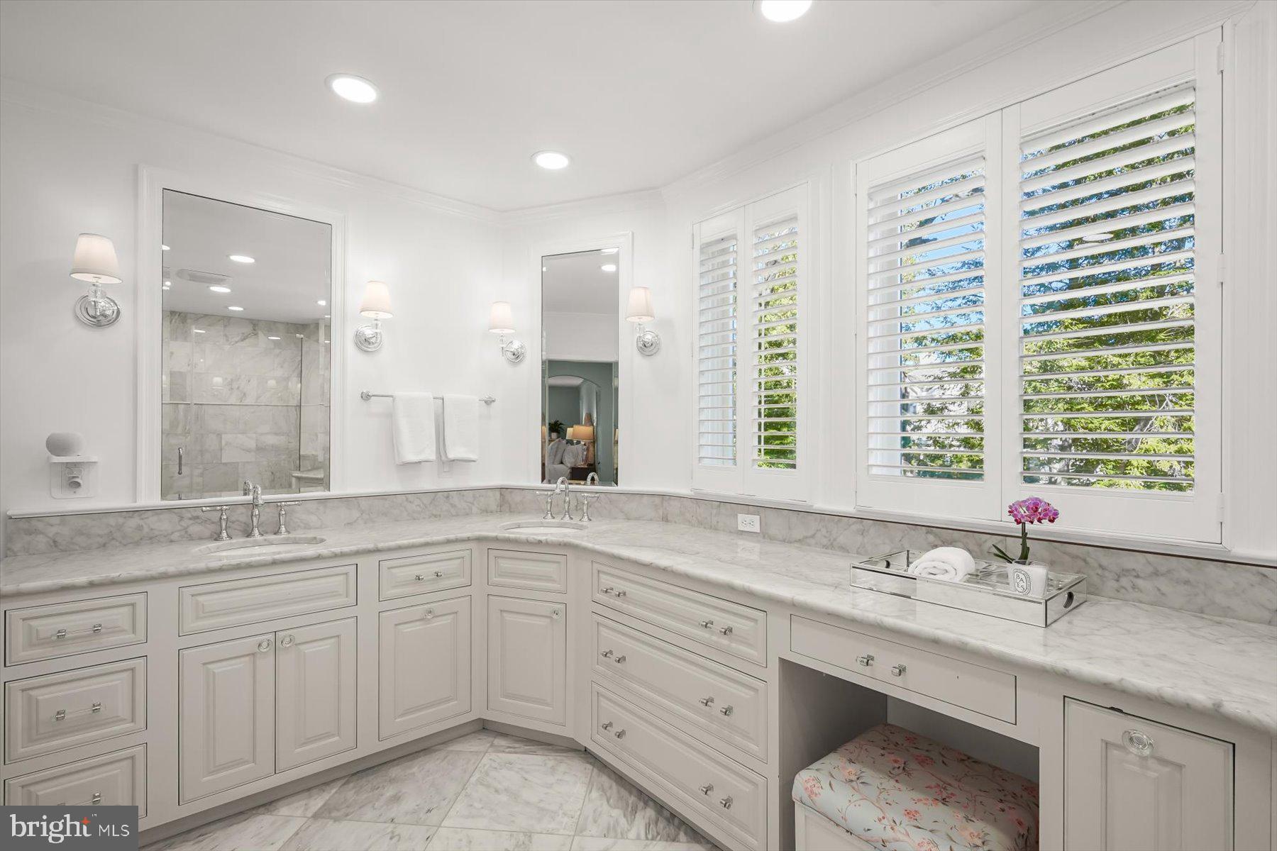 SPRING VALLEY - Residential