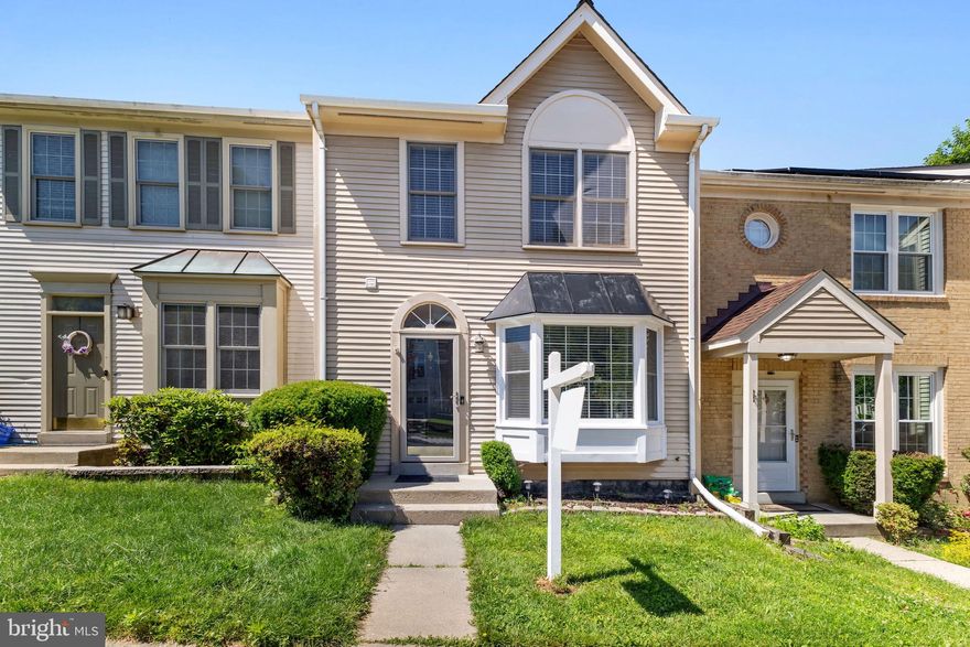 Please submit your best offer by 4pm, Wednesday 6/25/2024.
Three-Level Townhome in Sought-After Gunners Lake Village. Discover this beautiful three-bedroom, three-and-a-half-bath townhome, perfectly situated in the highly desirable Gunners Lake Village subdivision. This residence offers three levels of thoughtfully designed living space, ideal for modern living. The main level boasts an updated modern kitchen equipped with stainless steel appliances, gorgeous cherry hardwood floors throughout, a powder room and deck access. The upper level is fully carpeted, featuring a spacious master bedroom with a luxurious en-suite bathroom. Two generously sized bedrooms and a full bathroom, along with a linen closet for extra storage. The lower level offers a versatile space with a bonus room, an additional full bath, a laundry room and backyard access. Amenities: community swimming pool, scenic trails, charming tot lot, and more. Close to shopping, dining, parks, and with easy access to I-270 this exceptional property offers the perfect blend of comfort, convenience, and community amenities. Don't miss your chance to call this stunning townhome your own—schedule a viewing today!