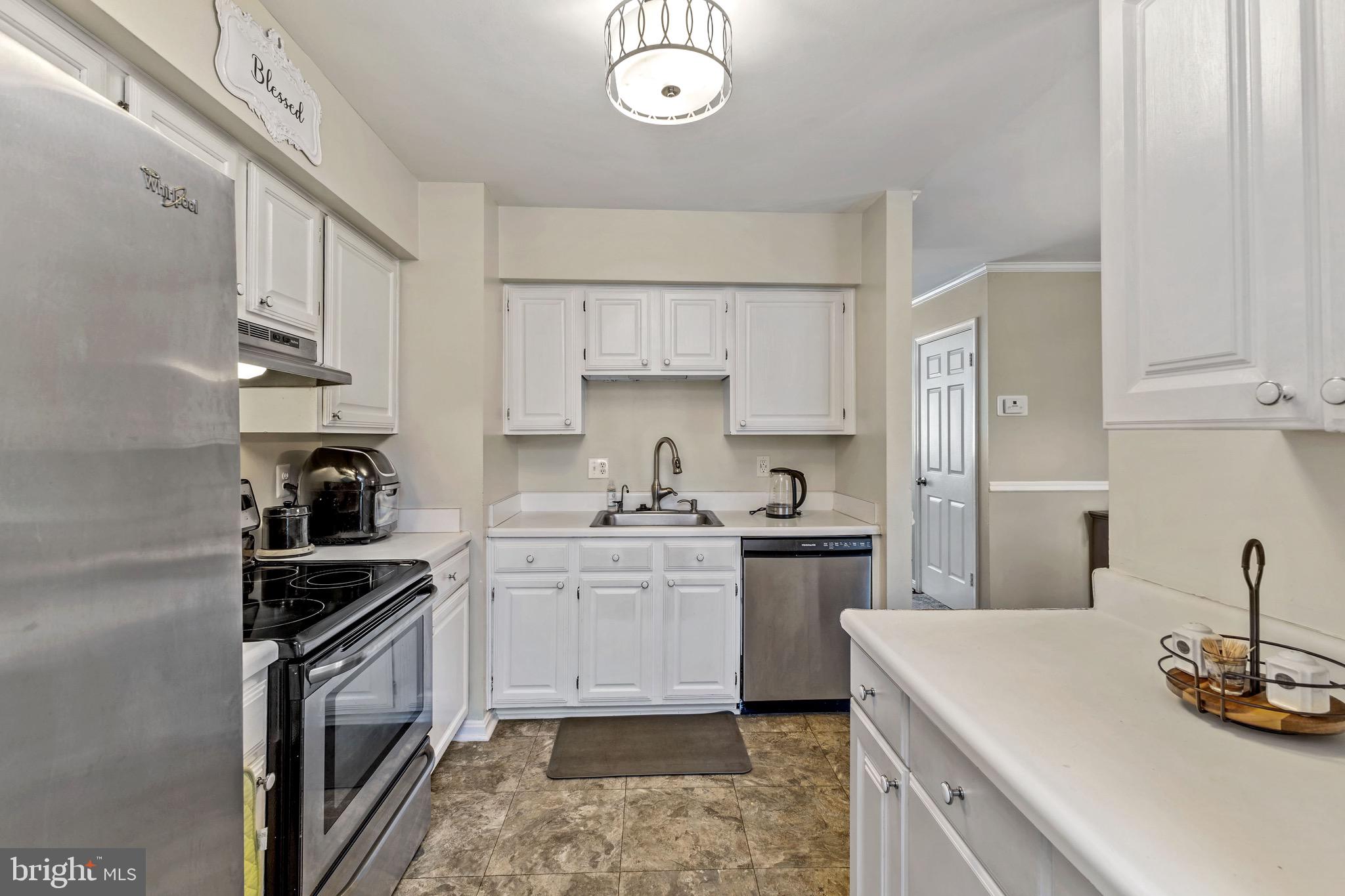 GUNNERS LAKE VILLAGE - Residential