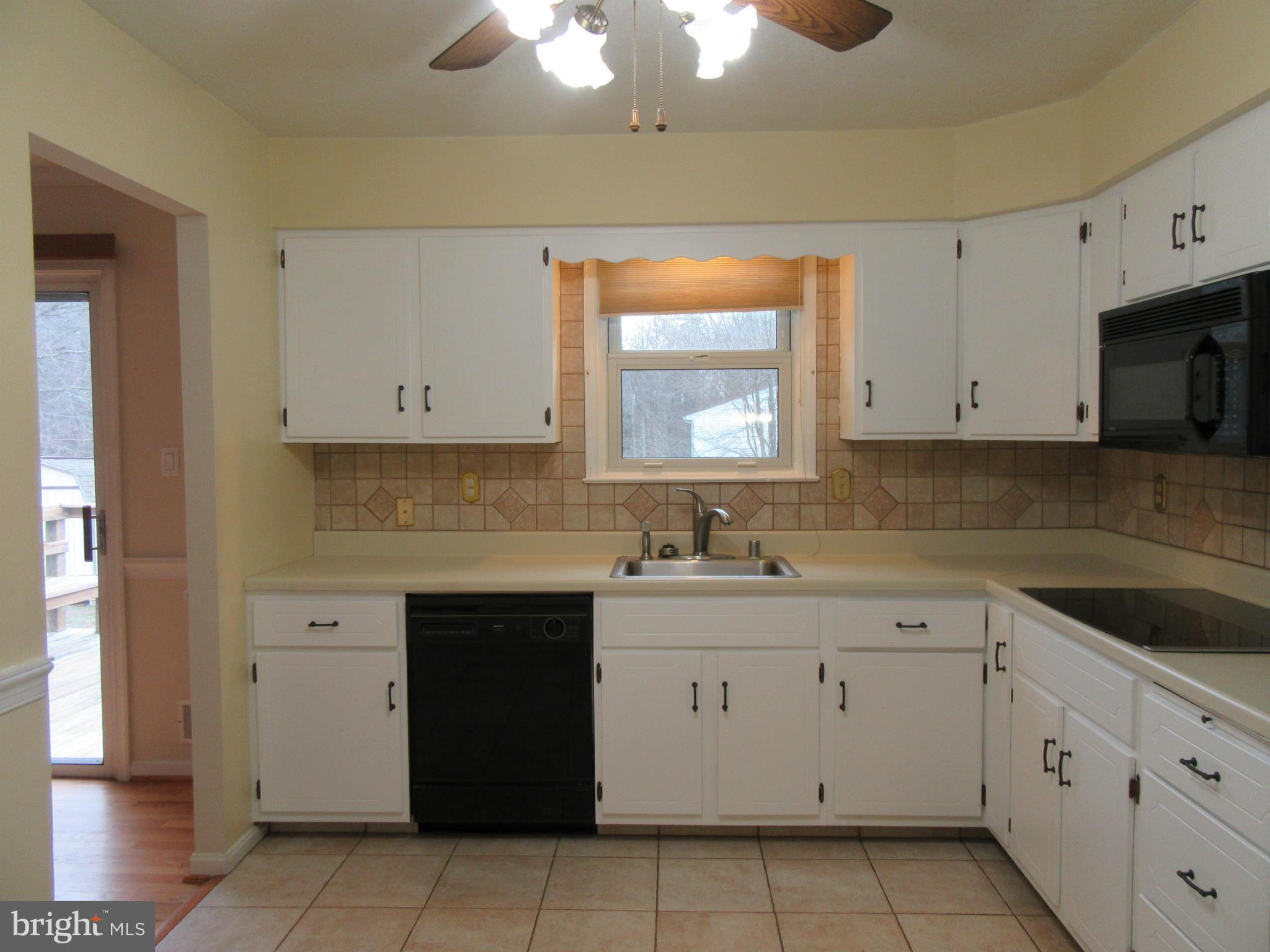 AVON CREST - Residential