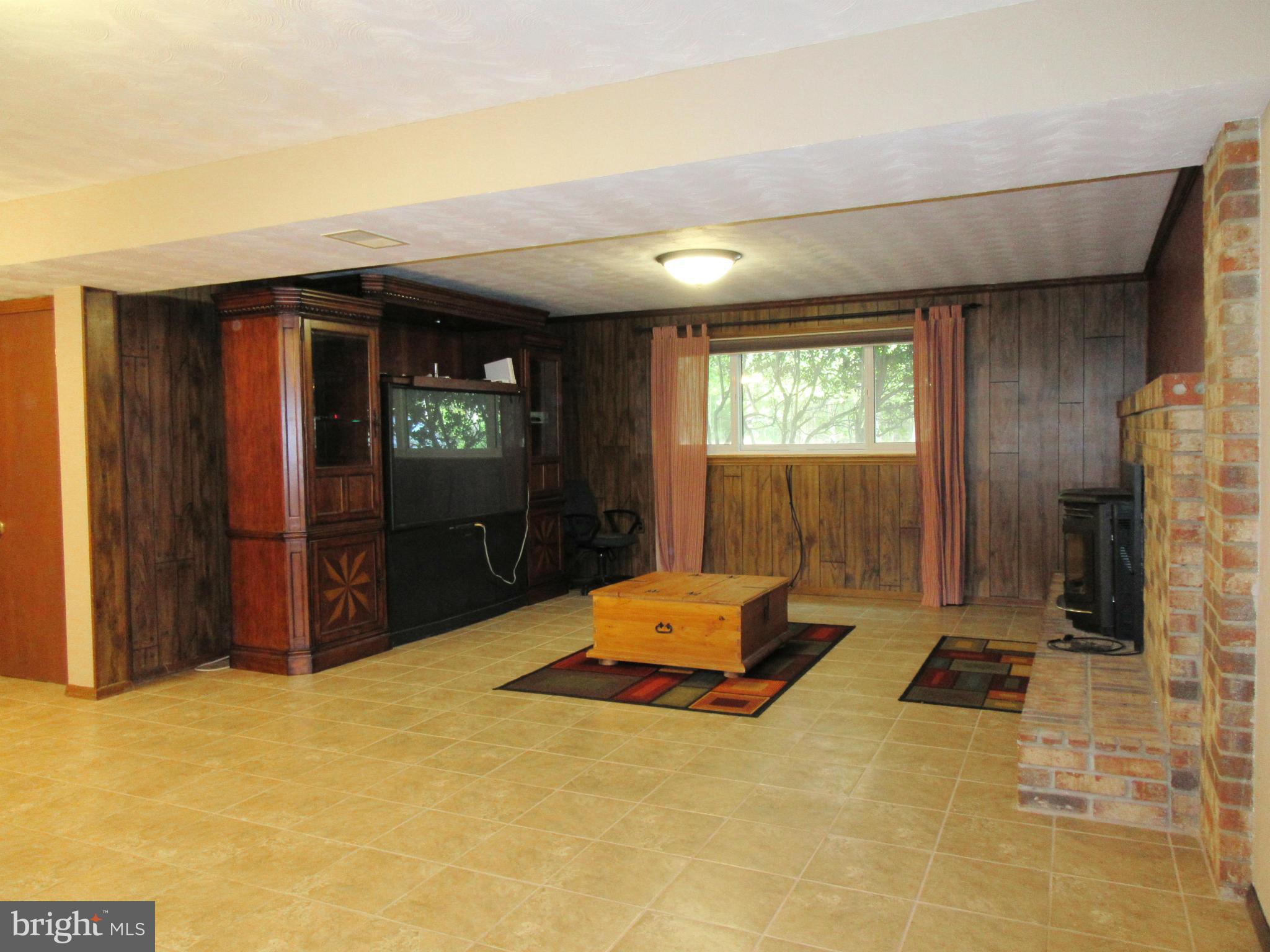 AVON CREST - Residential