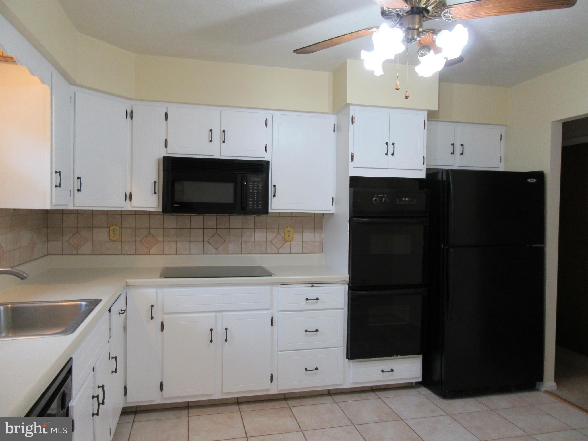 AVON CREST - Residential