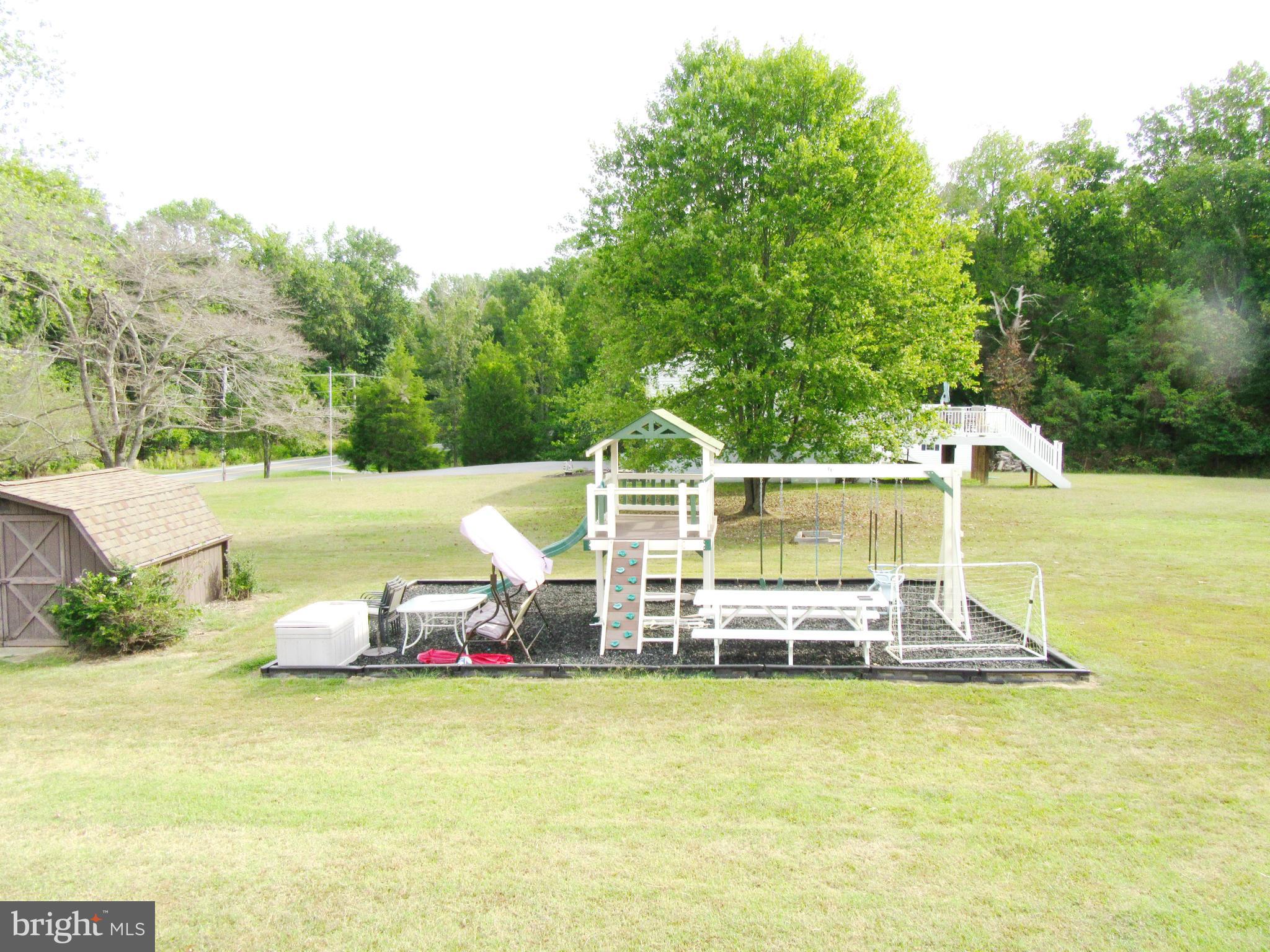 AVON CREST - Residential