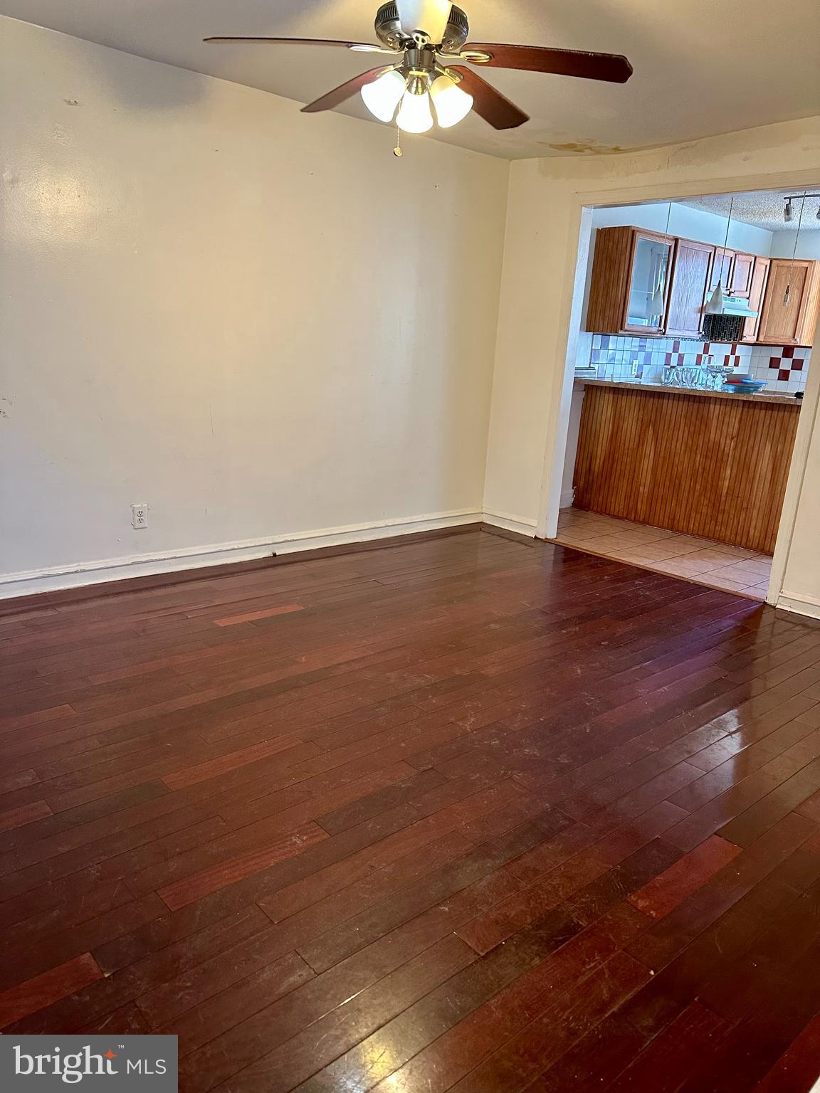 OXFORD CIRCLE - Residential