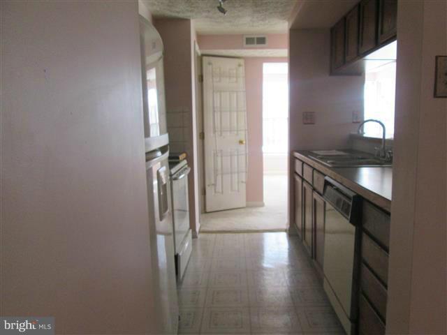 WOODBRIDGE CENTER - Residential