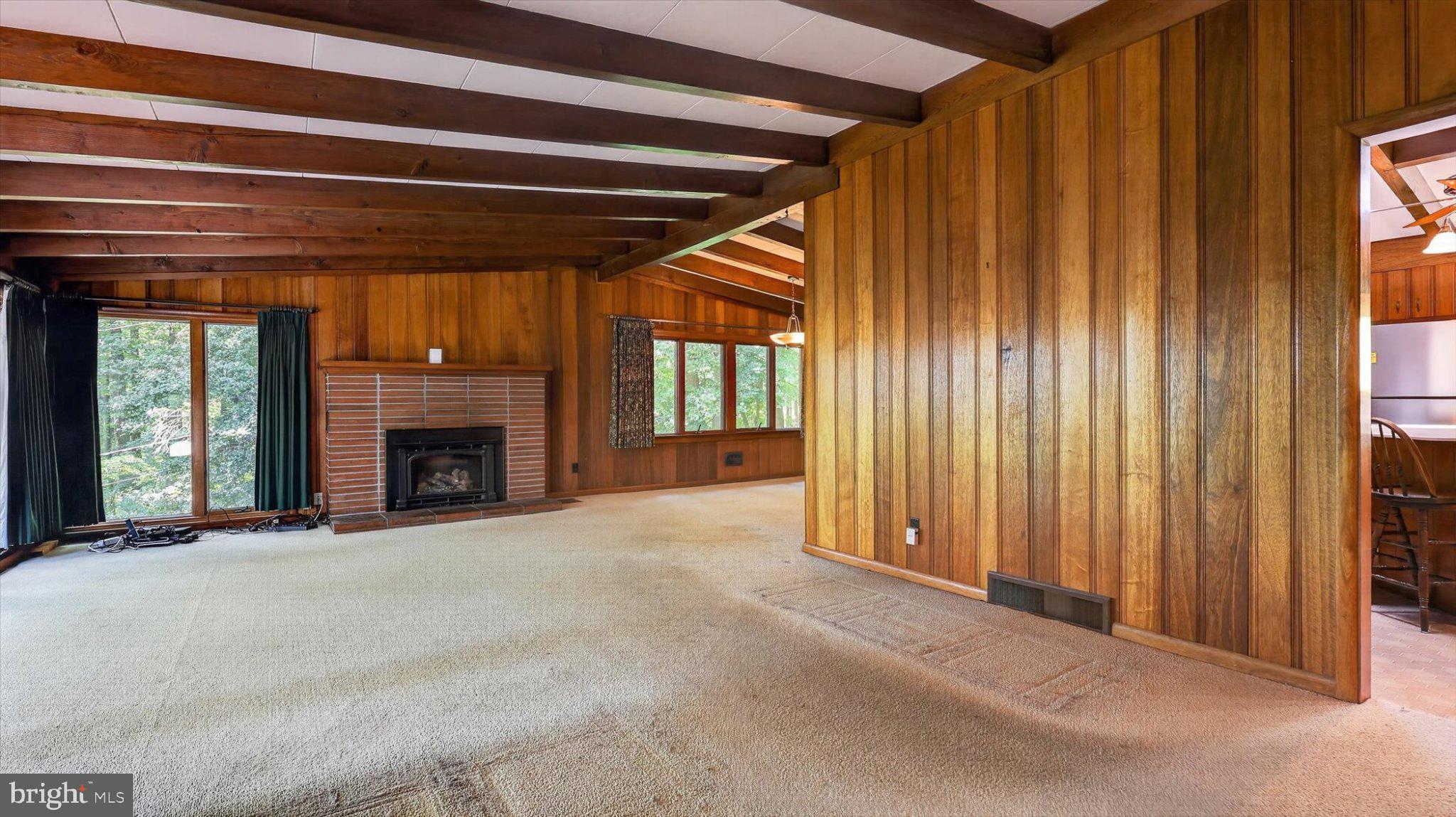 1985 RIDGEWOOD ROAD