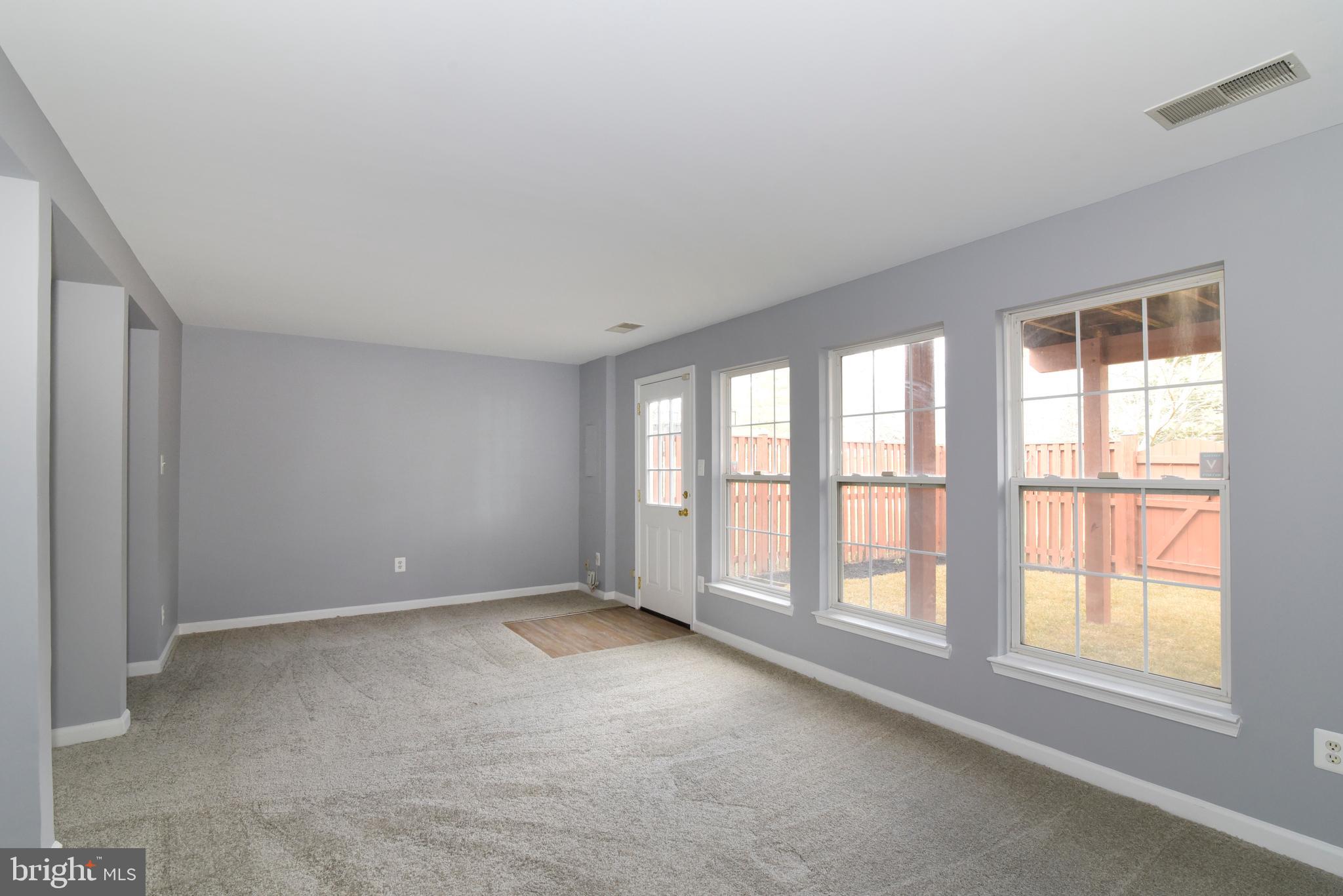 ASHBURN FARM - Residential