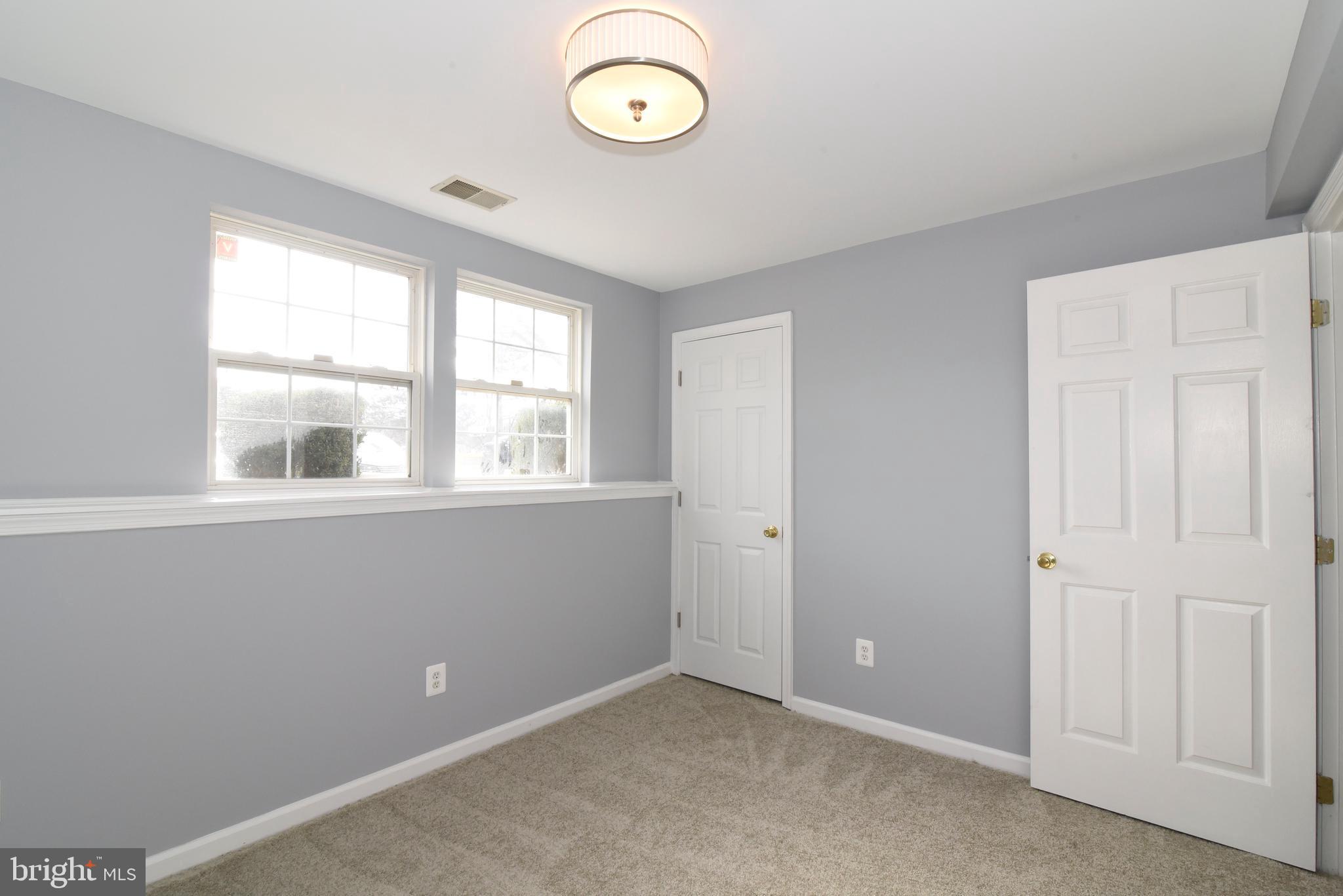 ASHBURN FARM - Residential