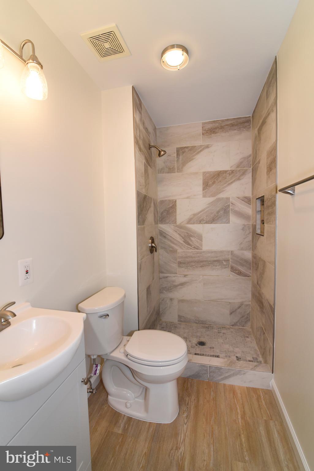 ASHBURN FARM - Residential