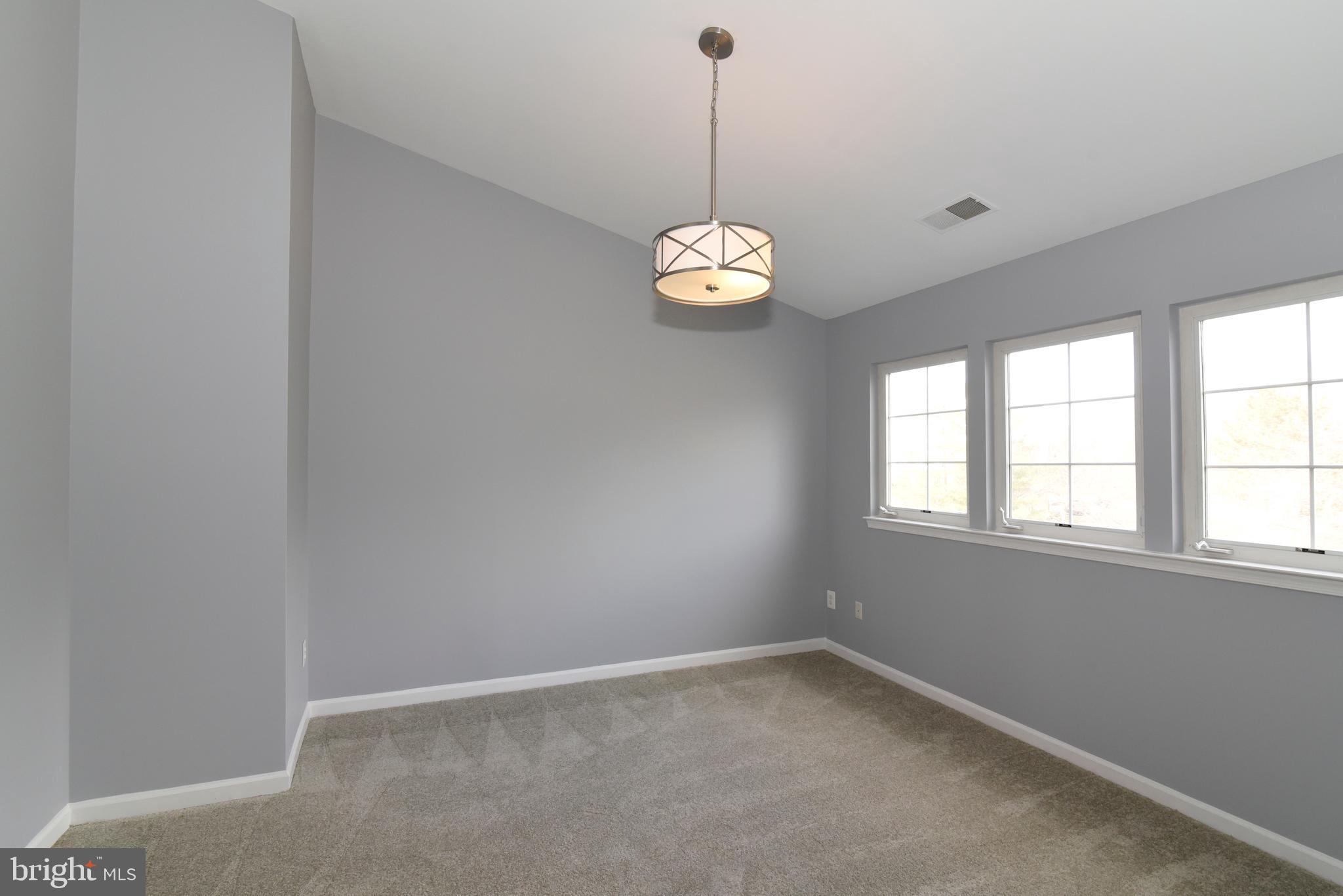 ASHBURN FARM - Residential