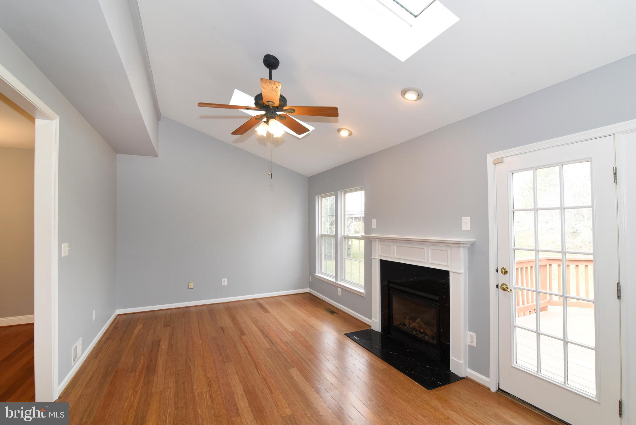 ASHBURN FARM - Residential