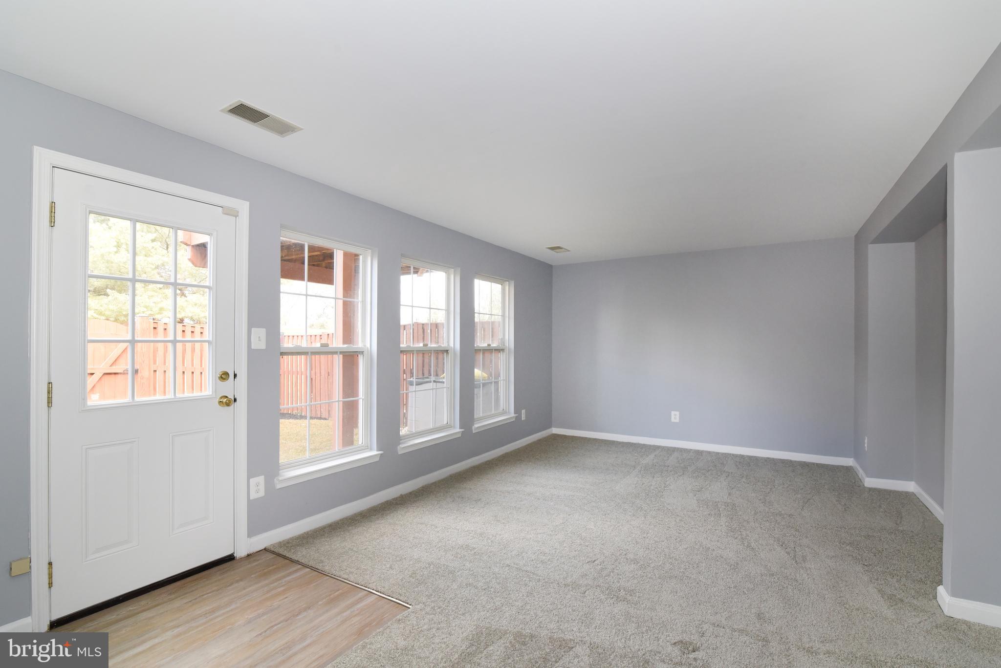 ASHBURN FARM - Residential