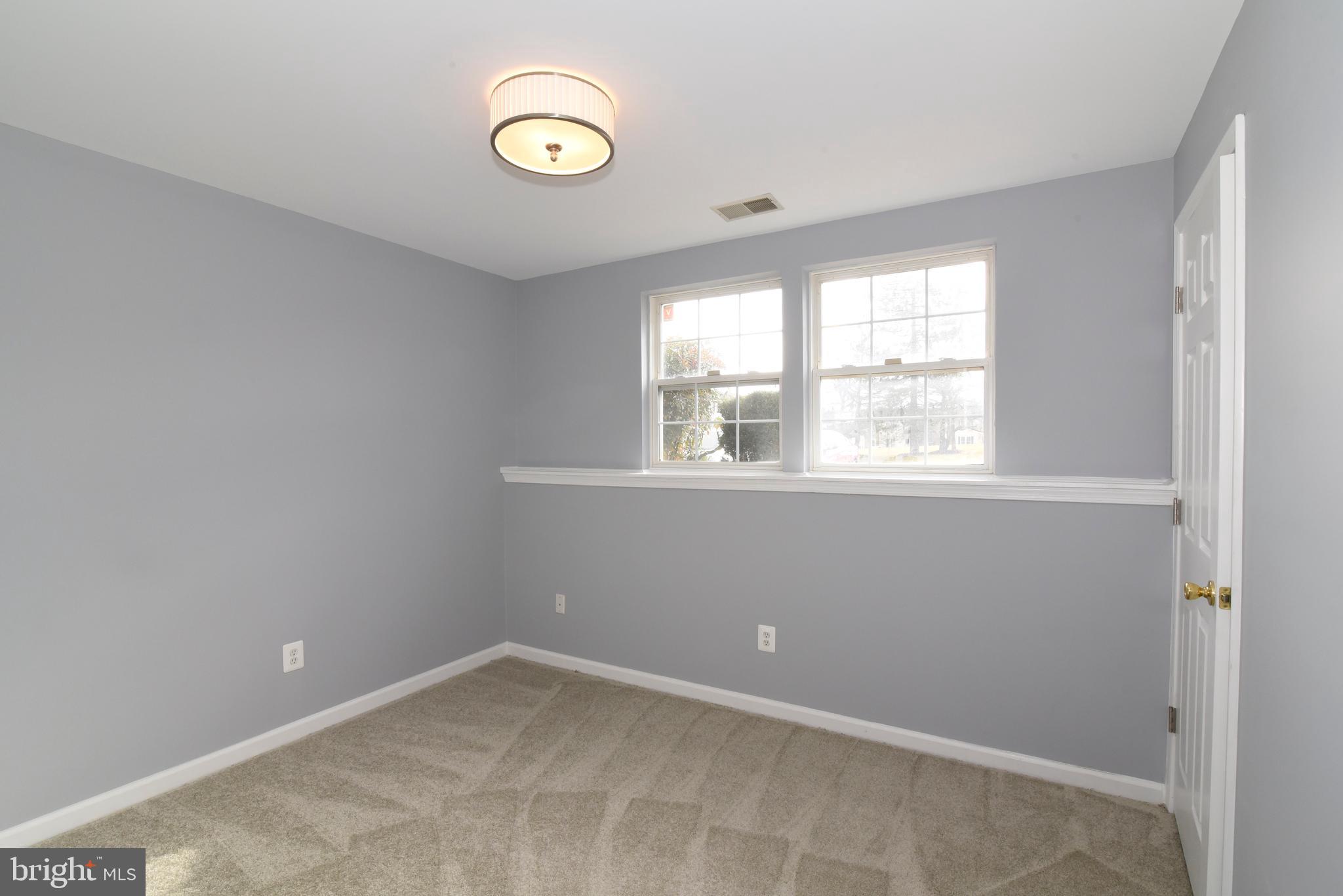 ASHBURN FARM - Residential