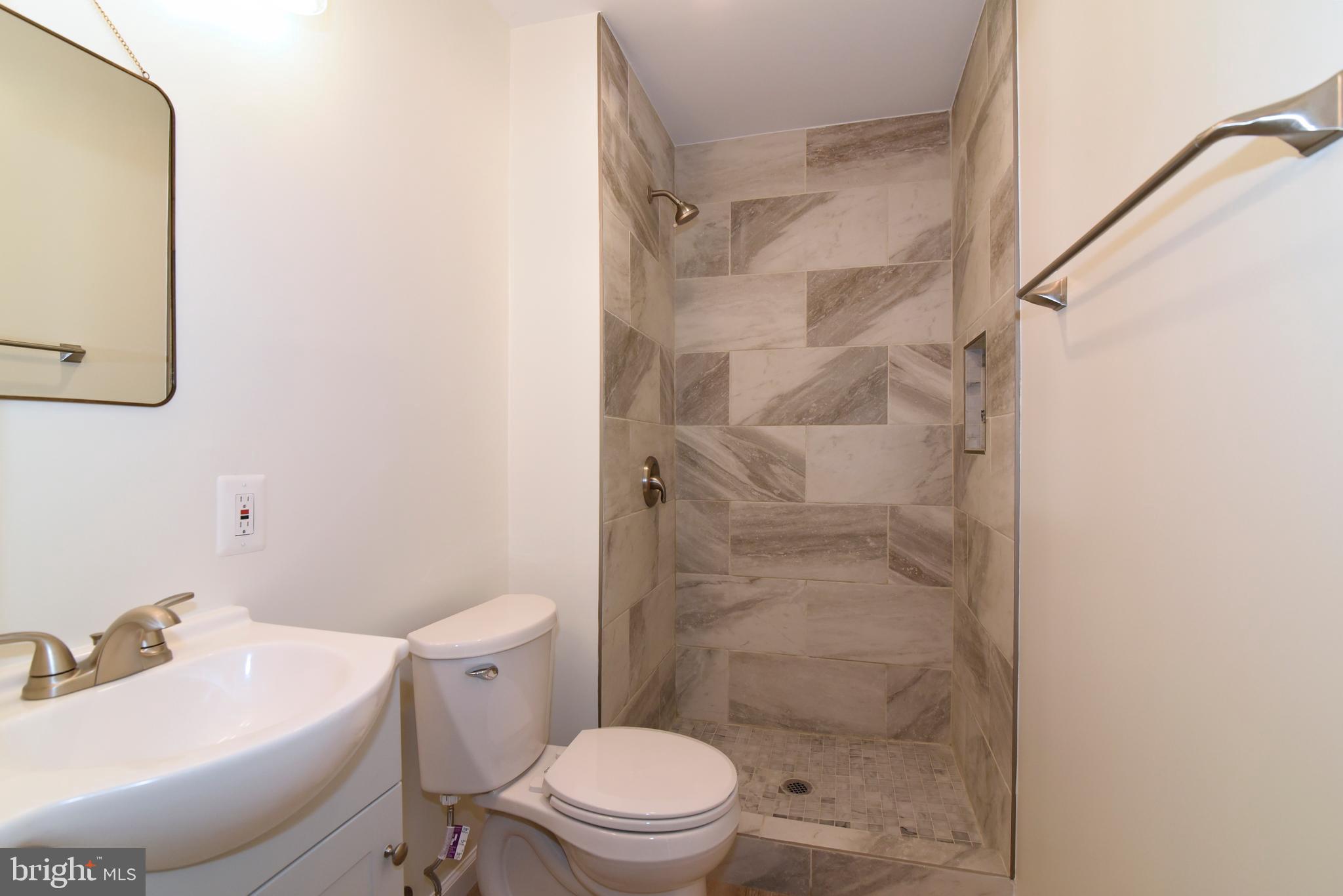 ASHBURN FARM - Residential