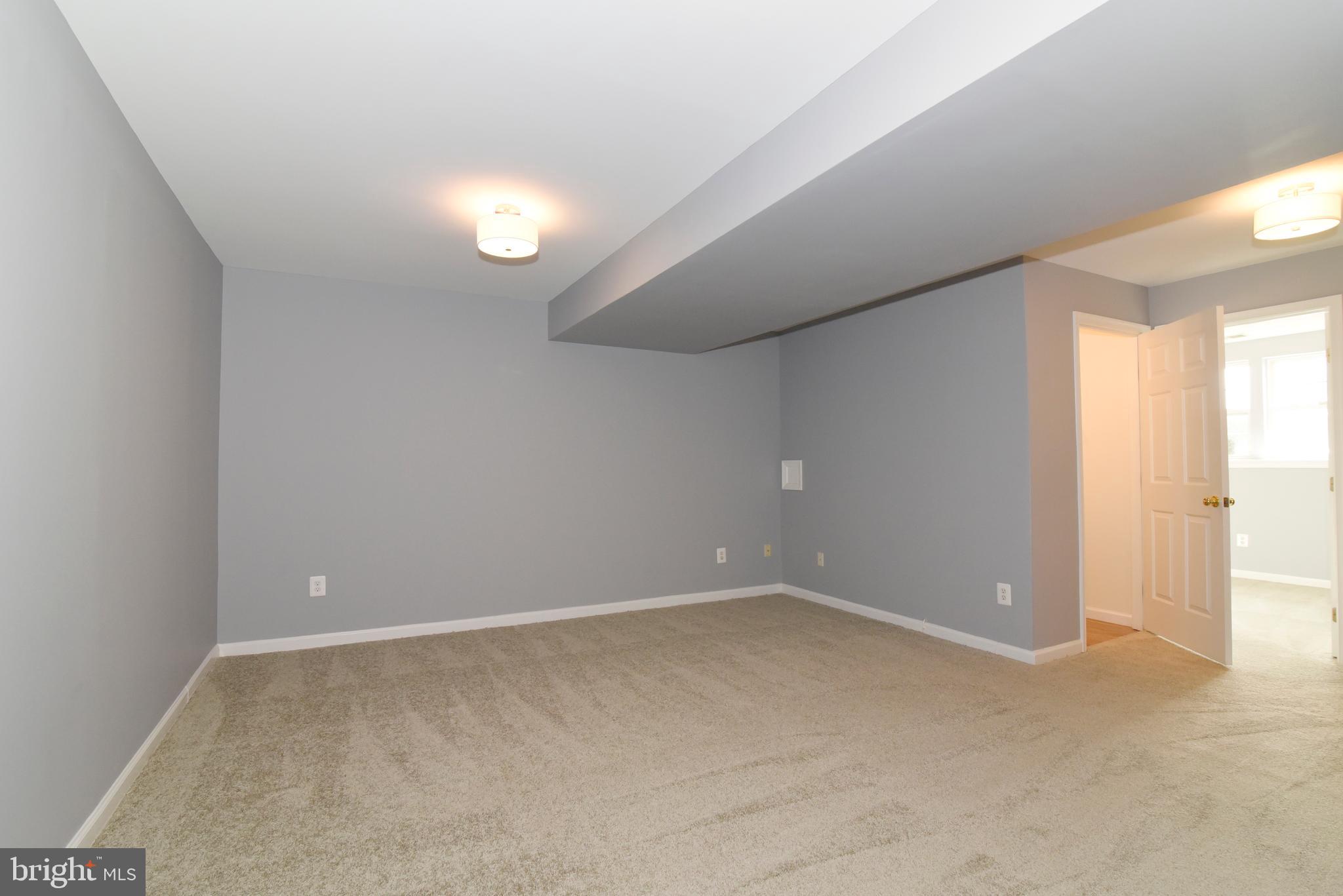 ASHBURN FARM - Residential