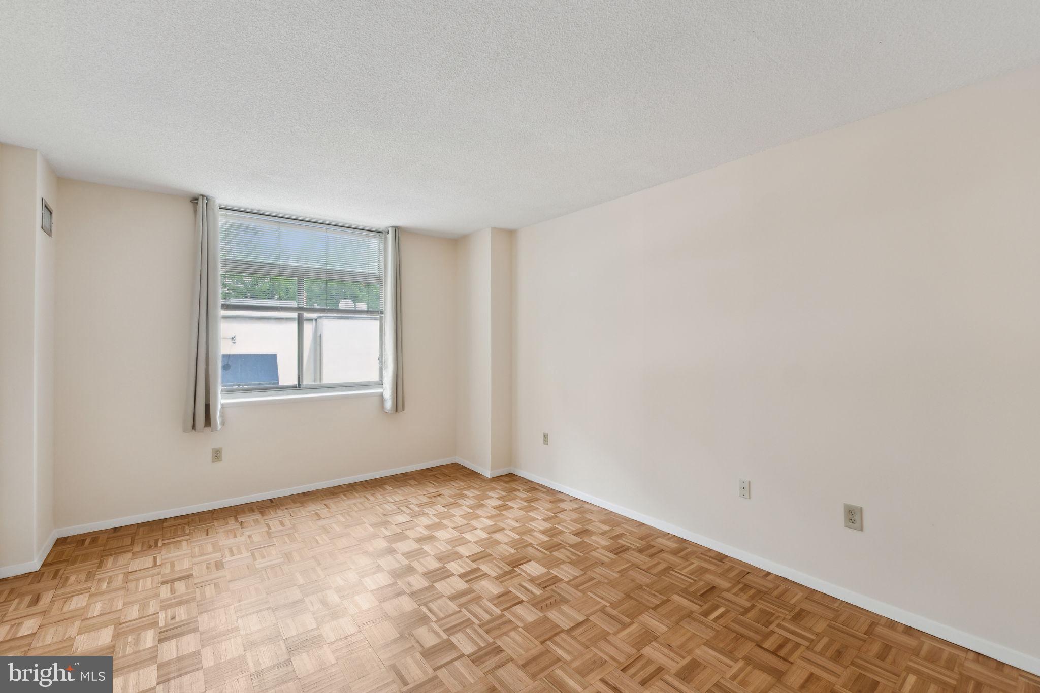 DOWNTOWN BETHESDA - Residential