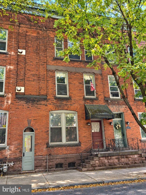 Townhouse For Sale - 510 Chestnut Street<br/> Lebanon County, LEBANON, PA 17042